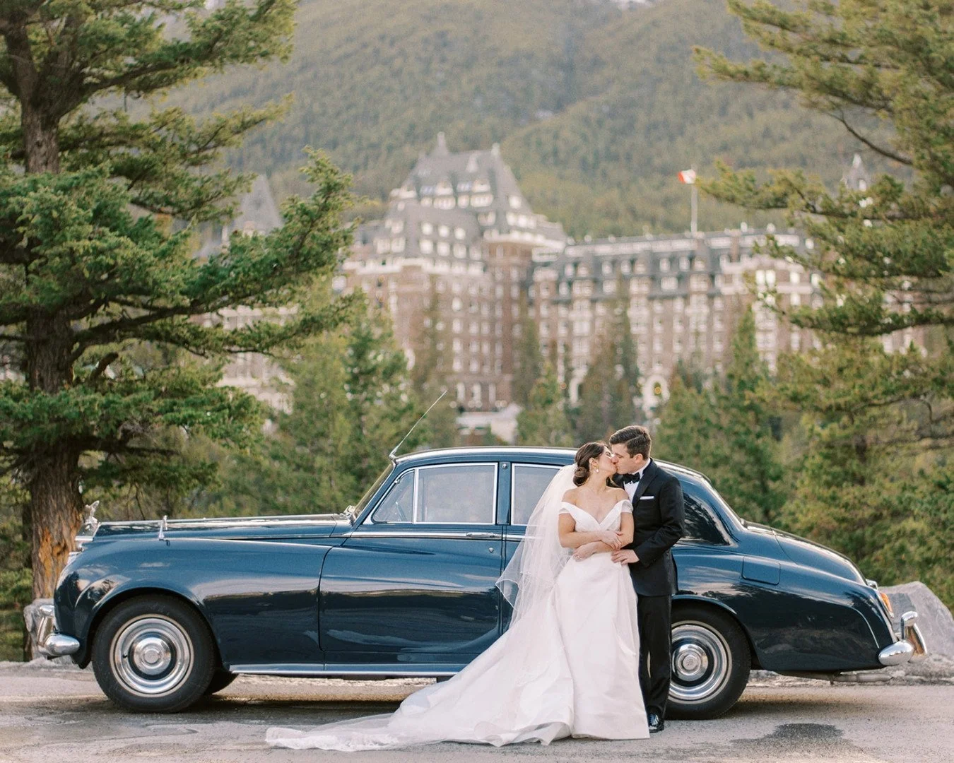 The iconic views in Banff are so good. I take them for granted part of the year where I'm there all the time. But this time of year I miss them😅⁠
.⁠
.⁠
.⁠
Couple: @feisonista and @will.allen23⁠
Wedding Planning &amp; Design: @jraeweddings⁠
Photograp