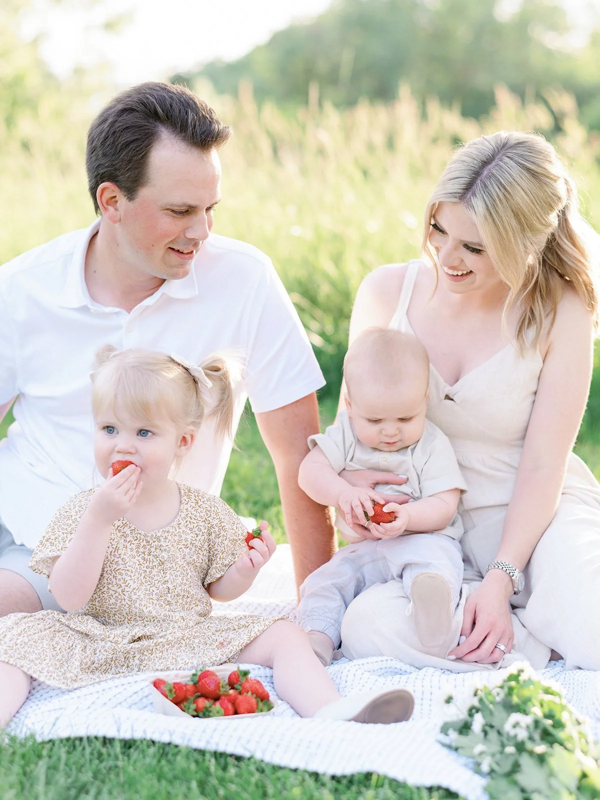 family photography with toddlers and fruit 