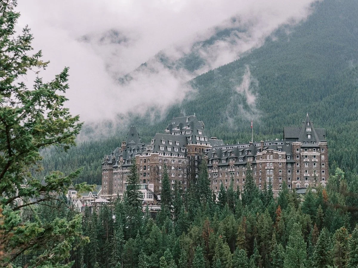 banff springs hotel by wedding photographer justine milton in the canadian rocky mountains
