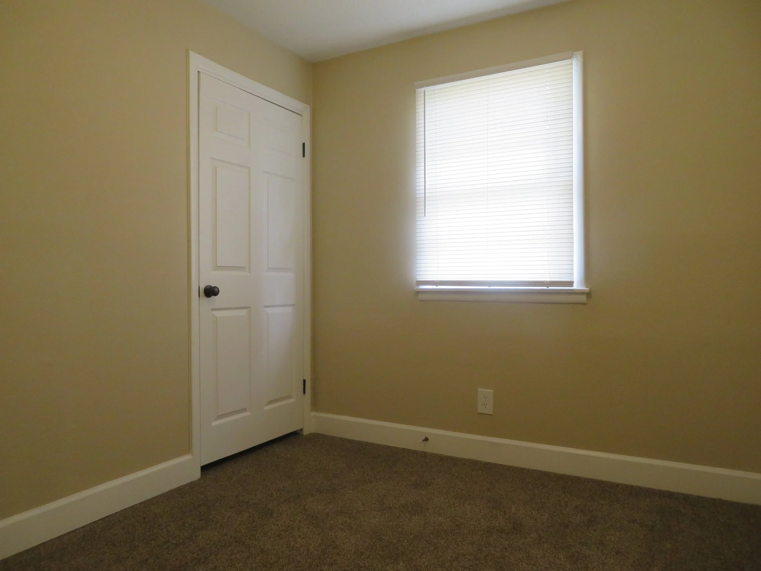 3526 Daggett (4).JPG