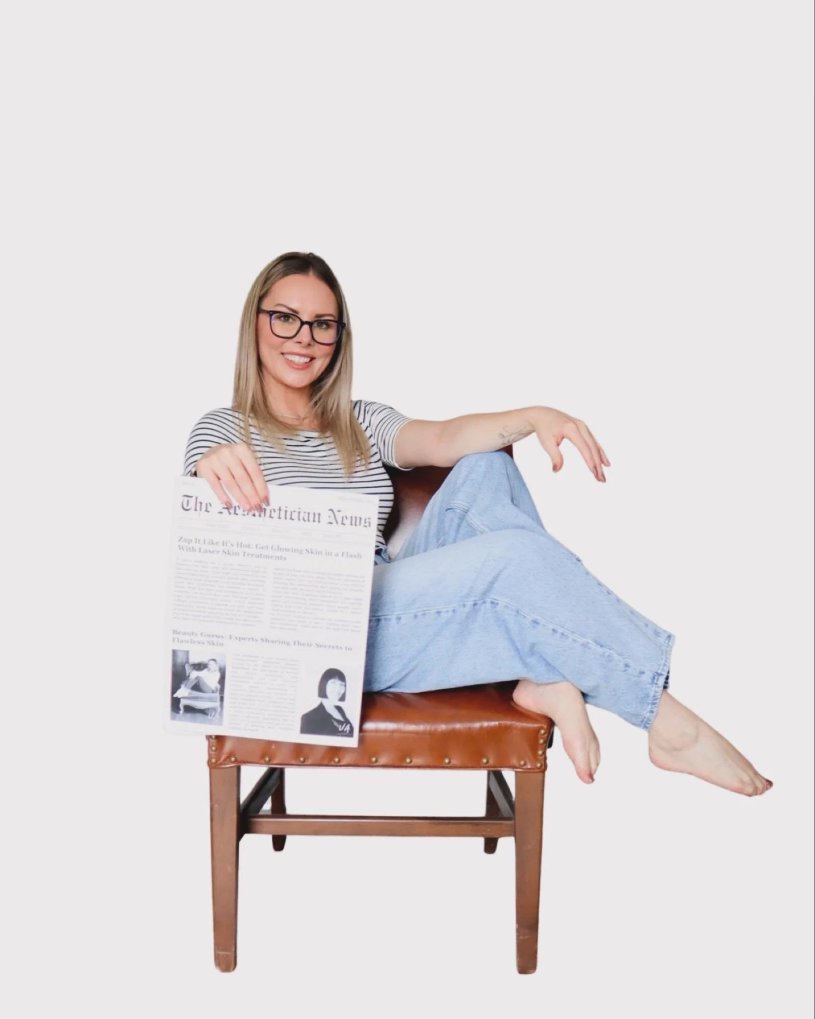 ✨ Hey friends, I&rsquo;m Amanda McLaughlin ✨
Licensed Master Esthetician in both Oregon &amp; Washington, founder of Viva Aesthetics, mom of five, wife, and lover of all things science + skincare.

I got my start in esthetics back in 2005, and later 