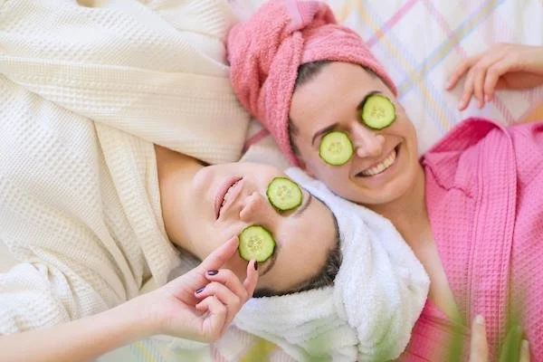 duo gezichtsbehandeling utrecht voor vriendinnen ontspanning en huidverzorging,duo gezichtsbehandeling utrecht voor moeder en dochter ontspannende behandeling