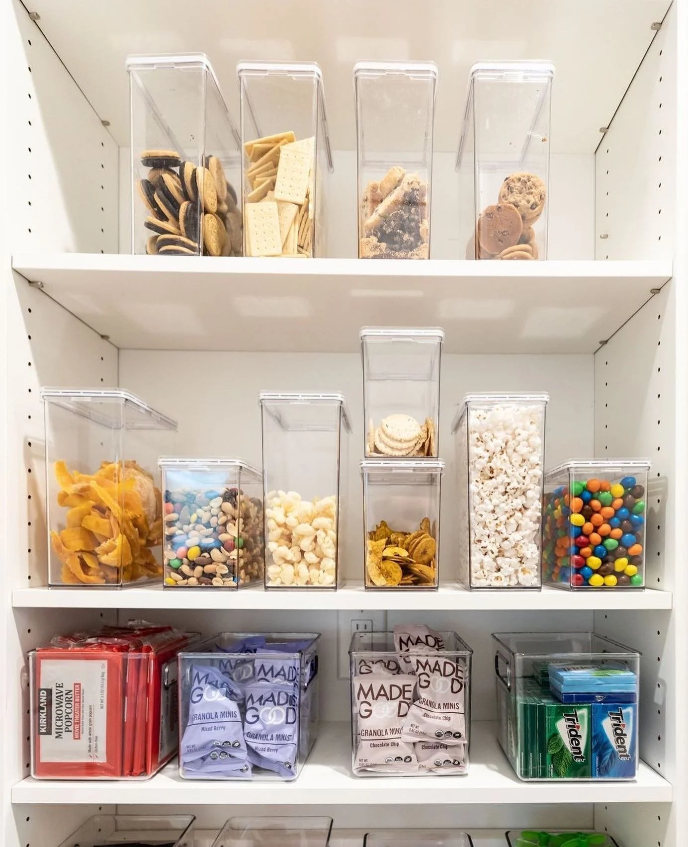 A tip for making snacks easier to find is using clear storage containers. Also will help you out if you have kids that snack often. 

 #LiveSimply #organizingwithstyle #organized #organization #organizing #organizationideas #organizeallthethings #org