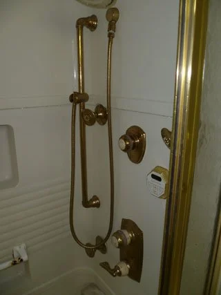 shower_int.jpg