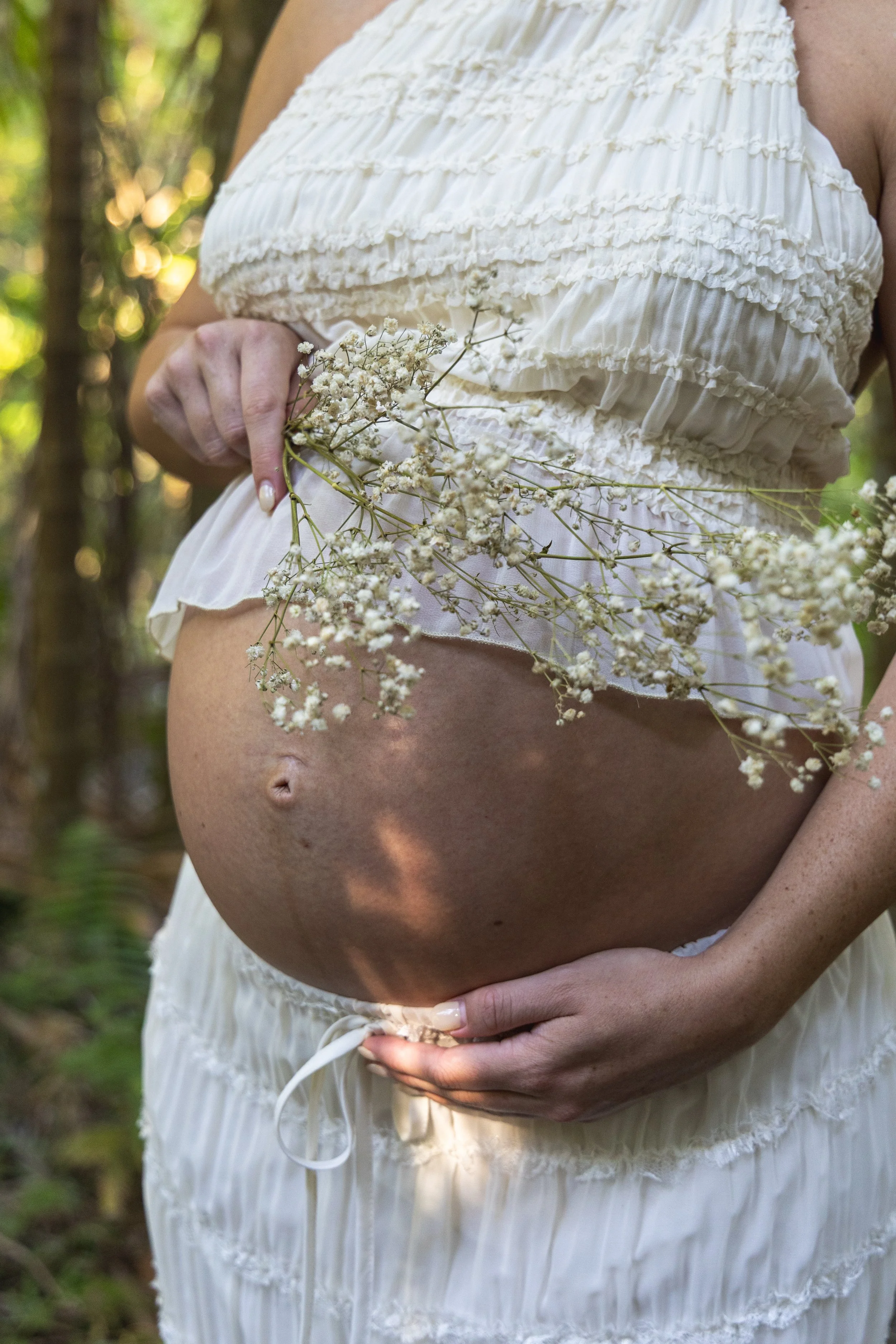 Maternity forest shoot