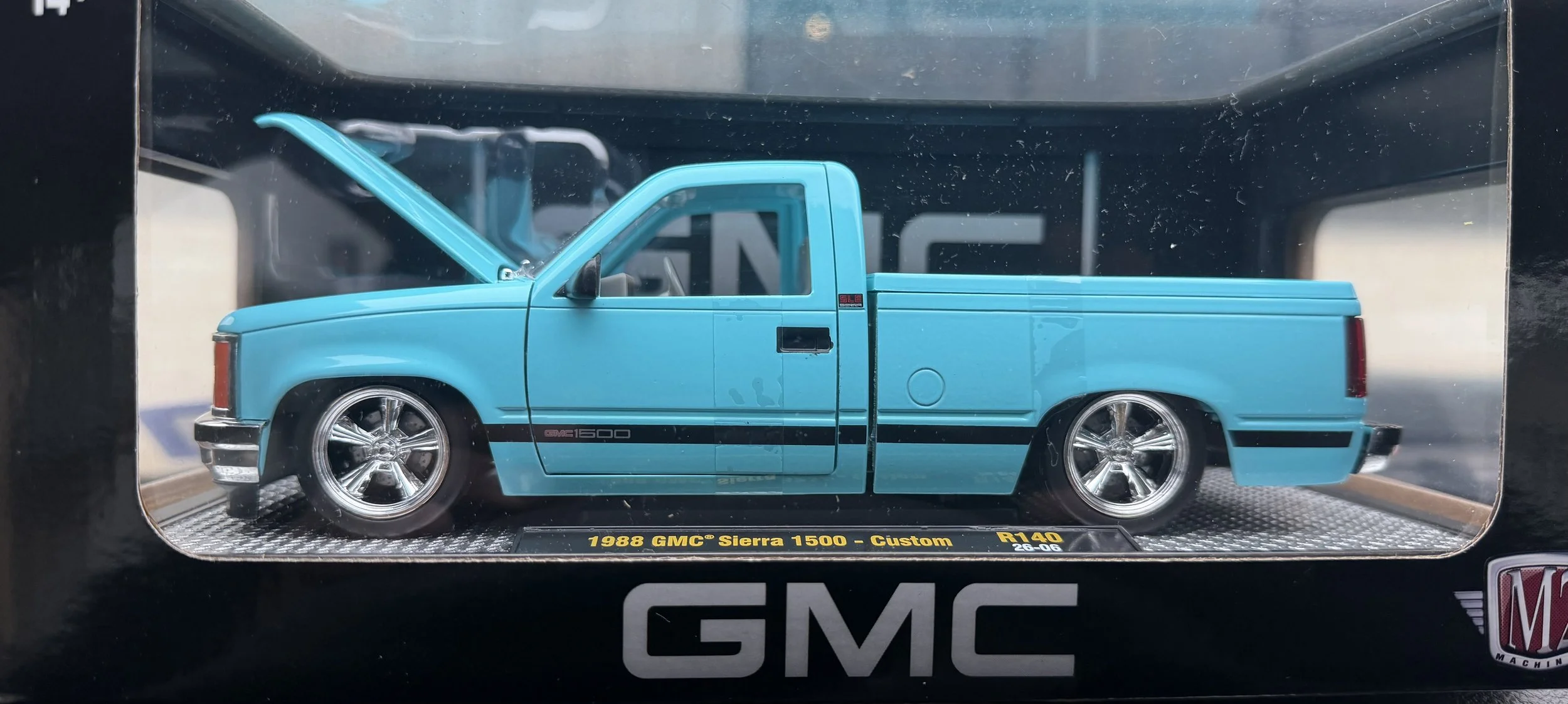 1988 GMC SIERRA 1500--1:24 SCALE
