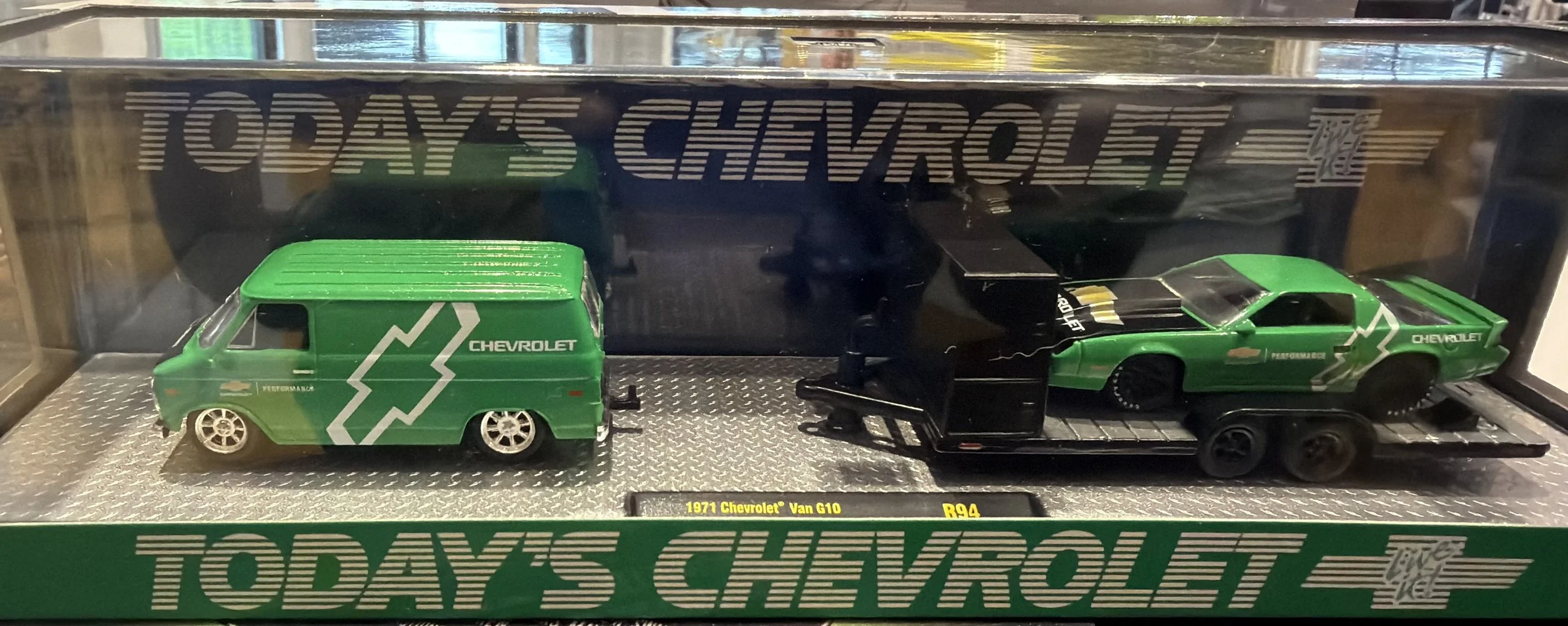 1971 CHEVY VAN G10 / 1985 CAMARO IROC-Z