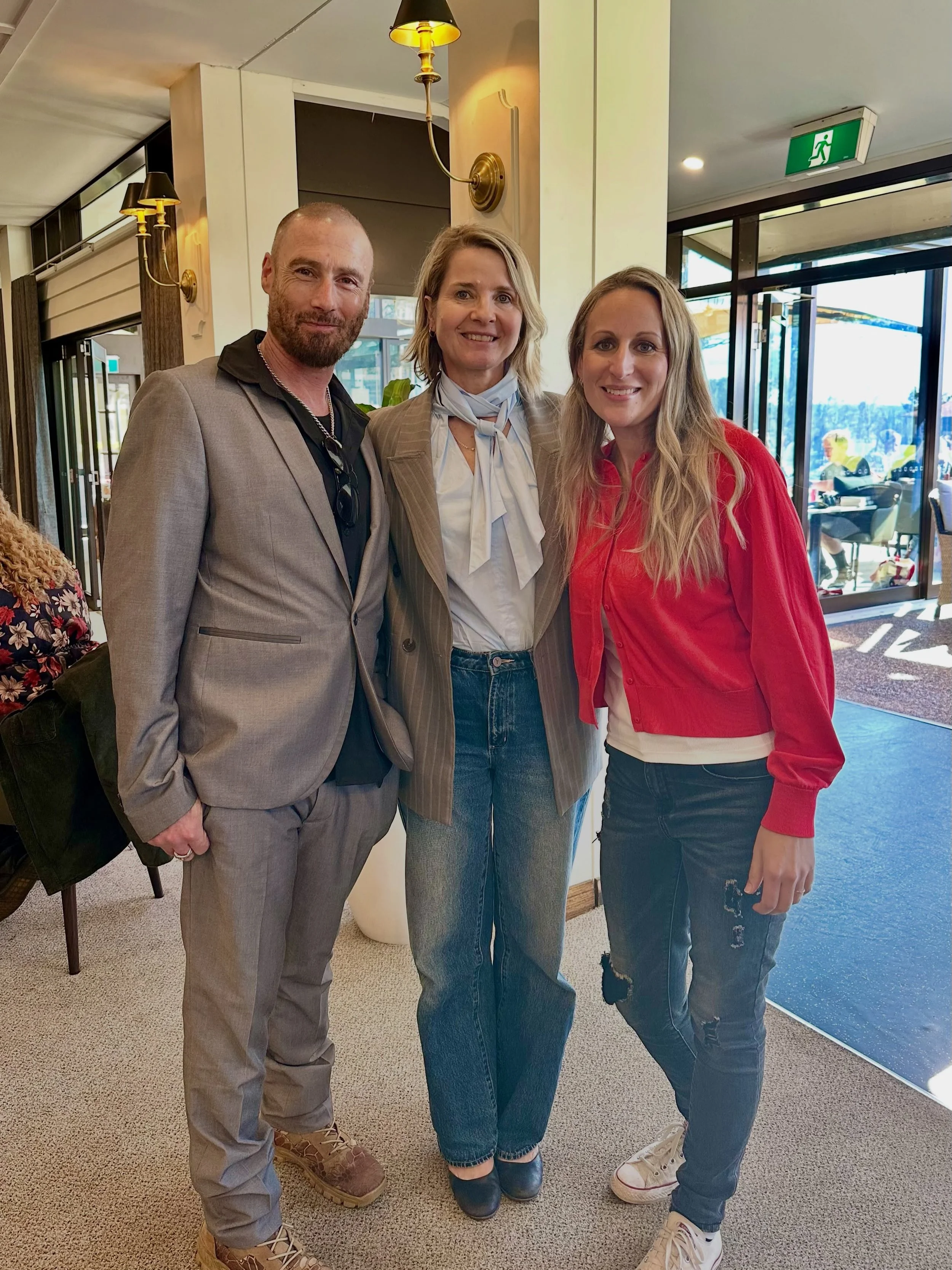I had the absolute pleasure of meeting the incredible wife-husband duo @sofielagunabooks and @marcmcbride2 at the annual Dymocks conference yesterday, where I watched their hilarious presentation for a truly amazing new graphic novel - Blunderbore!

