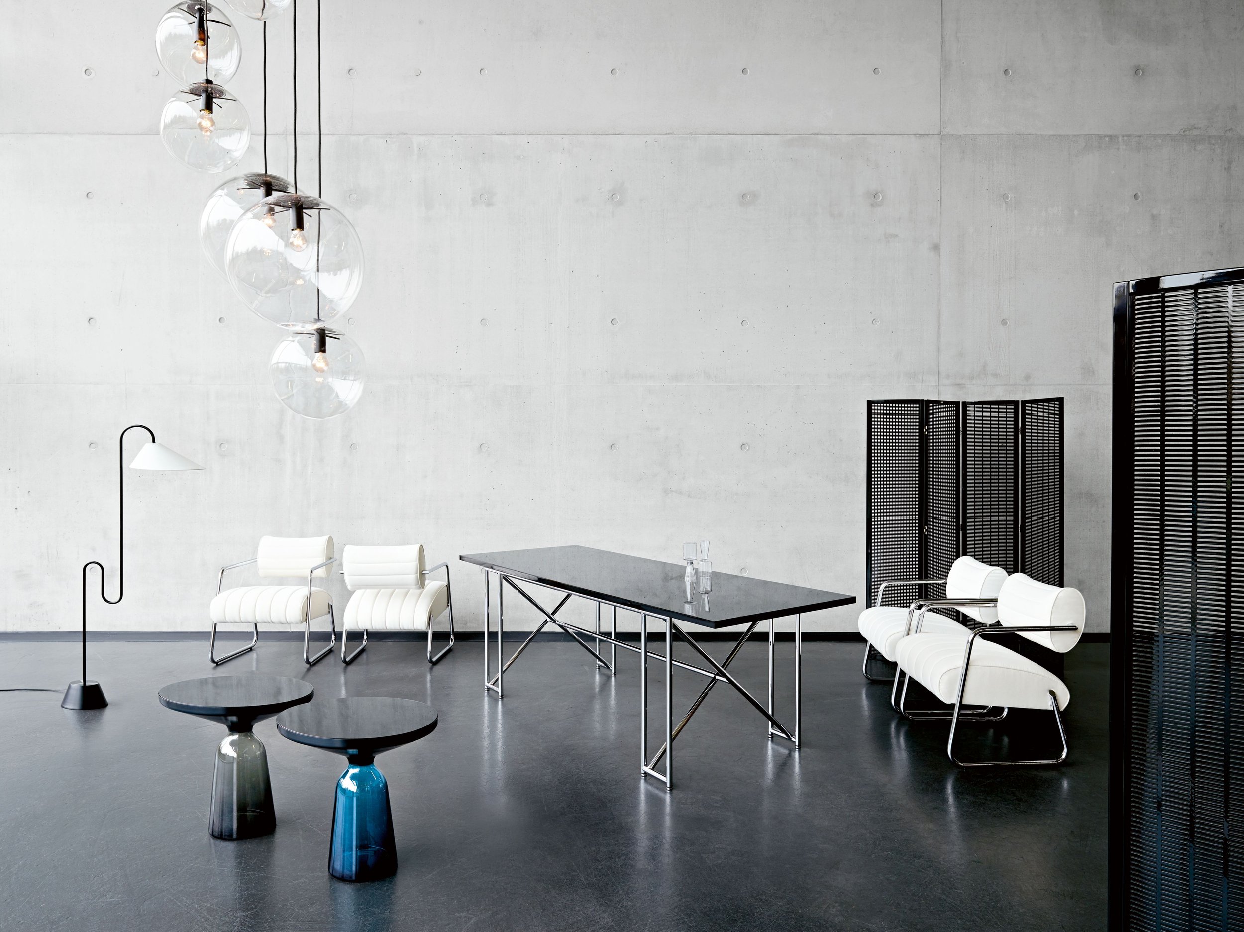 ClassiCon-roattino-floor-lamp-selene-pendant-lamp-bell-side-table-bonaparte-armchair-double-x-table-folding-screen-photo-seelen.jpg
