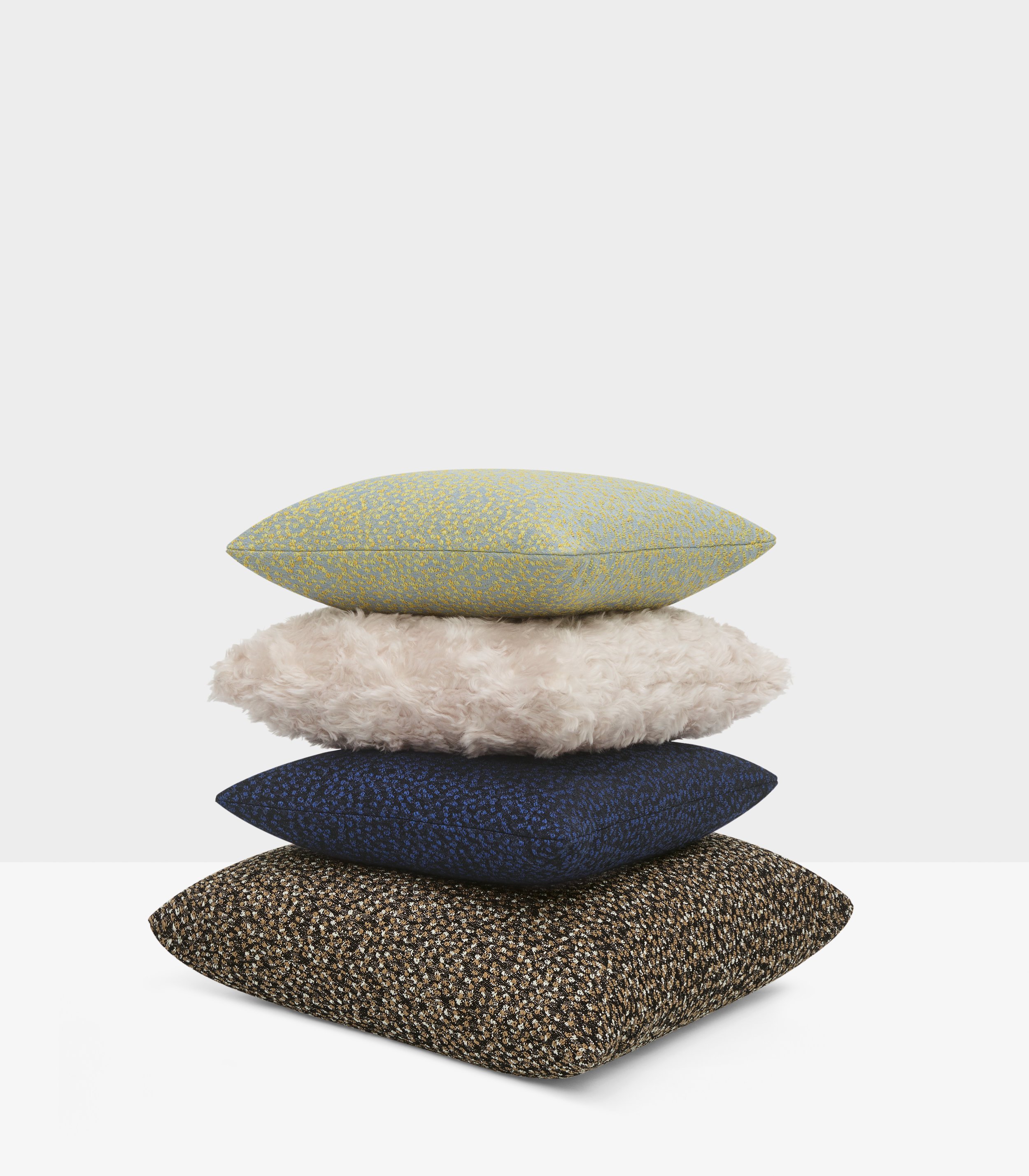 2017_KVADRAT_RAF_CUSHIONS_ANGLED_030217_018.jpg