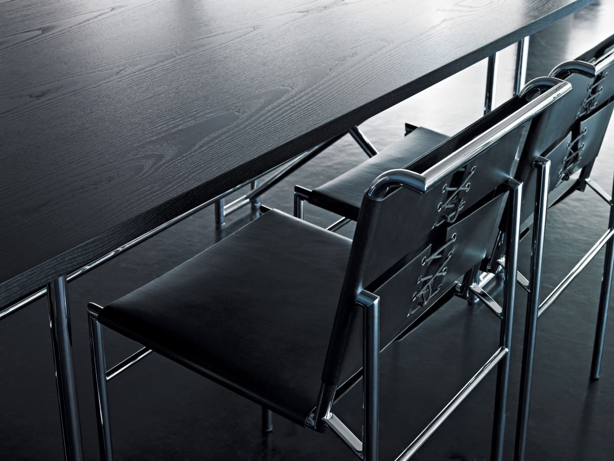 ClassiCon-double-x-table-roquebrune-chair-photo-seelen.jpg