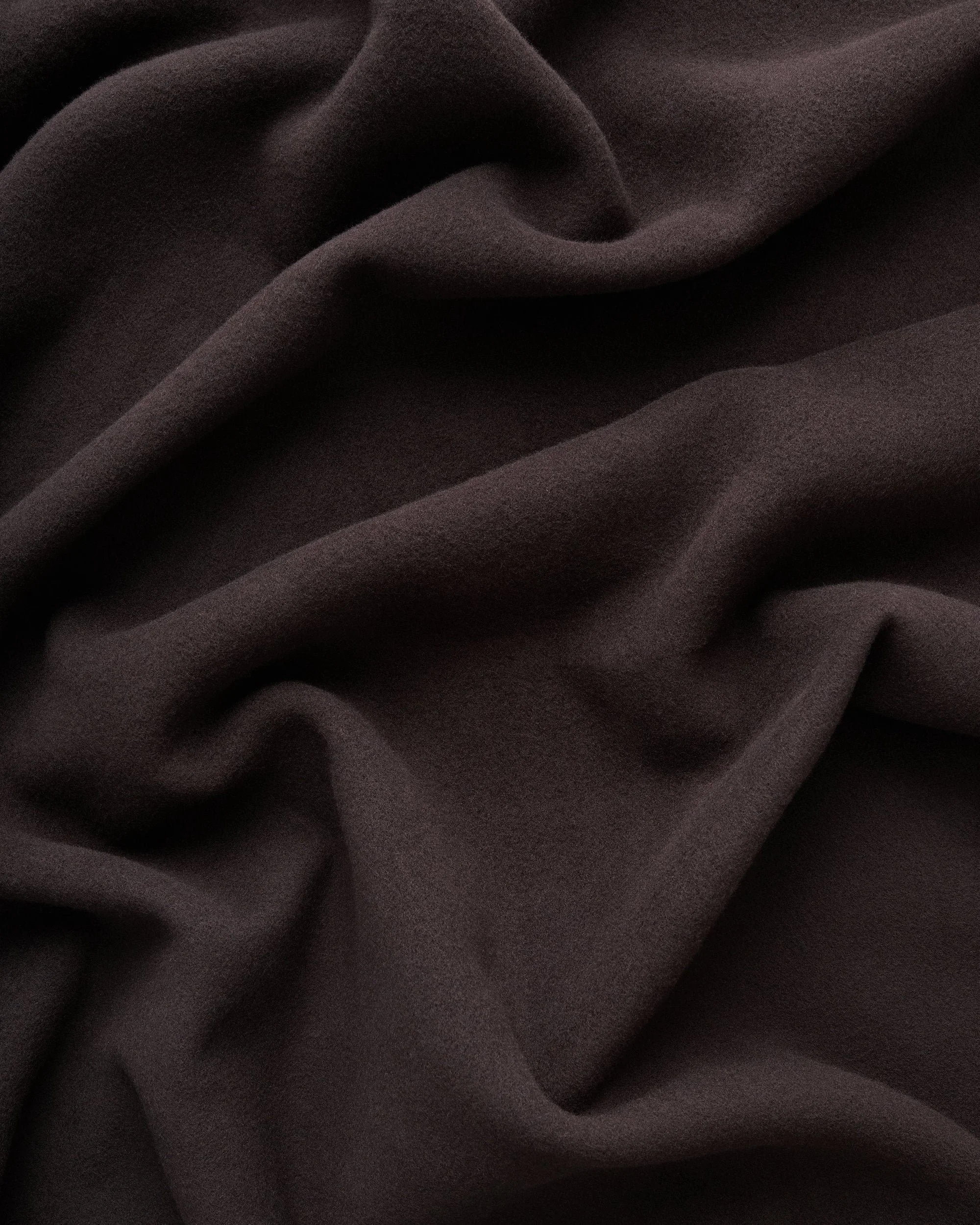 Bold-blanket-Dark-chocolate-Virgin-wool-6_2000x.jpg