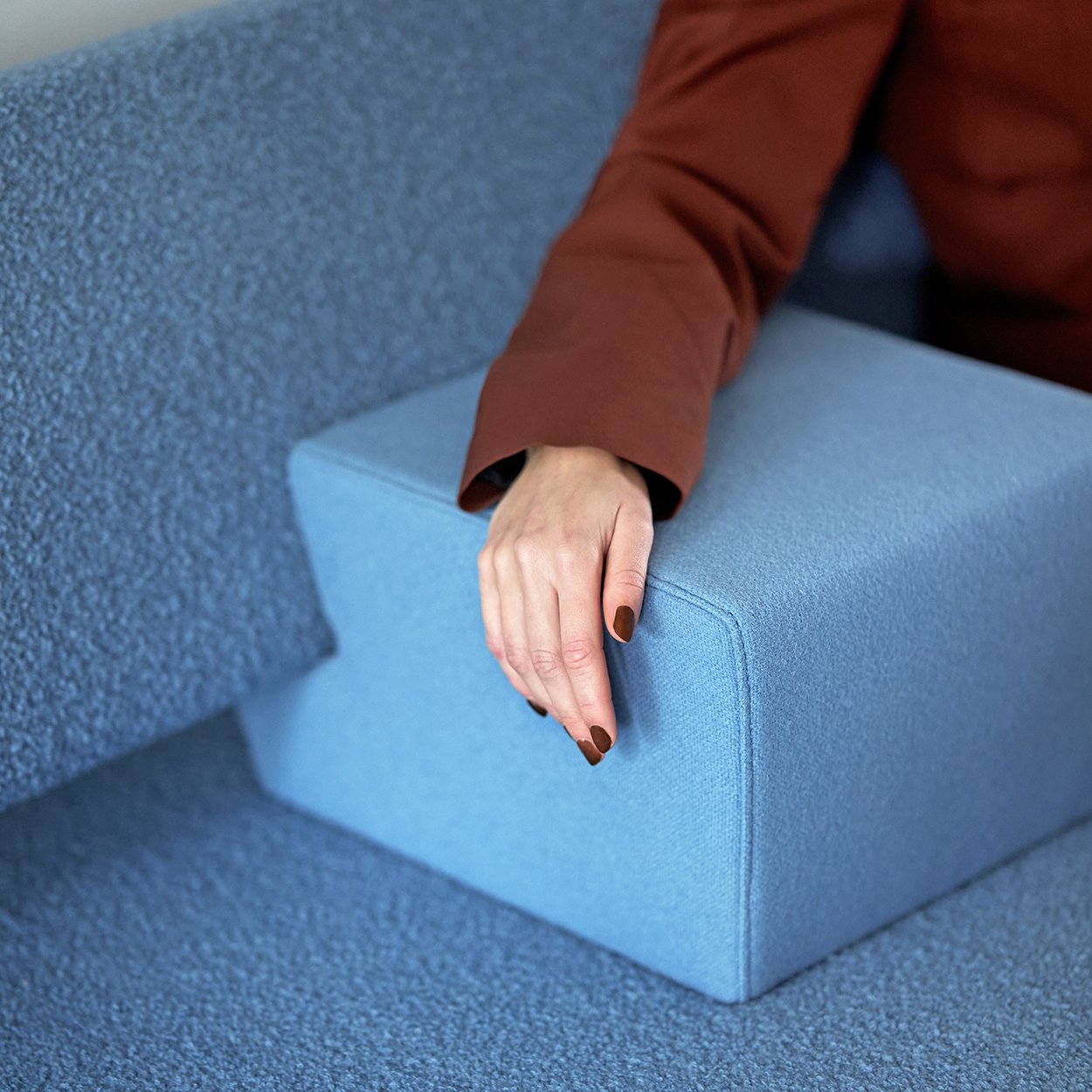 Detail-BR-02-armrest.jpg