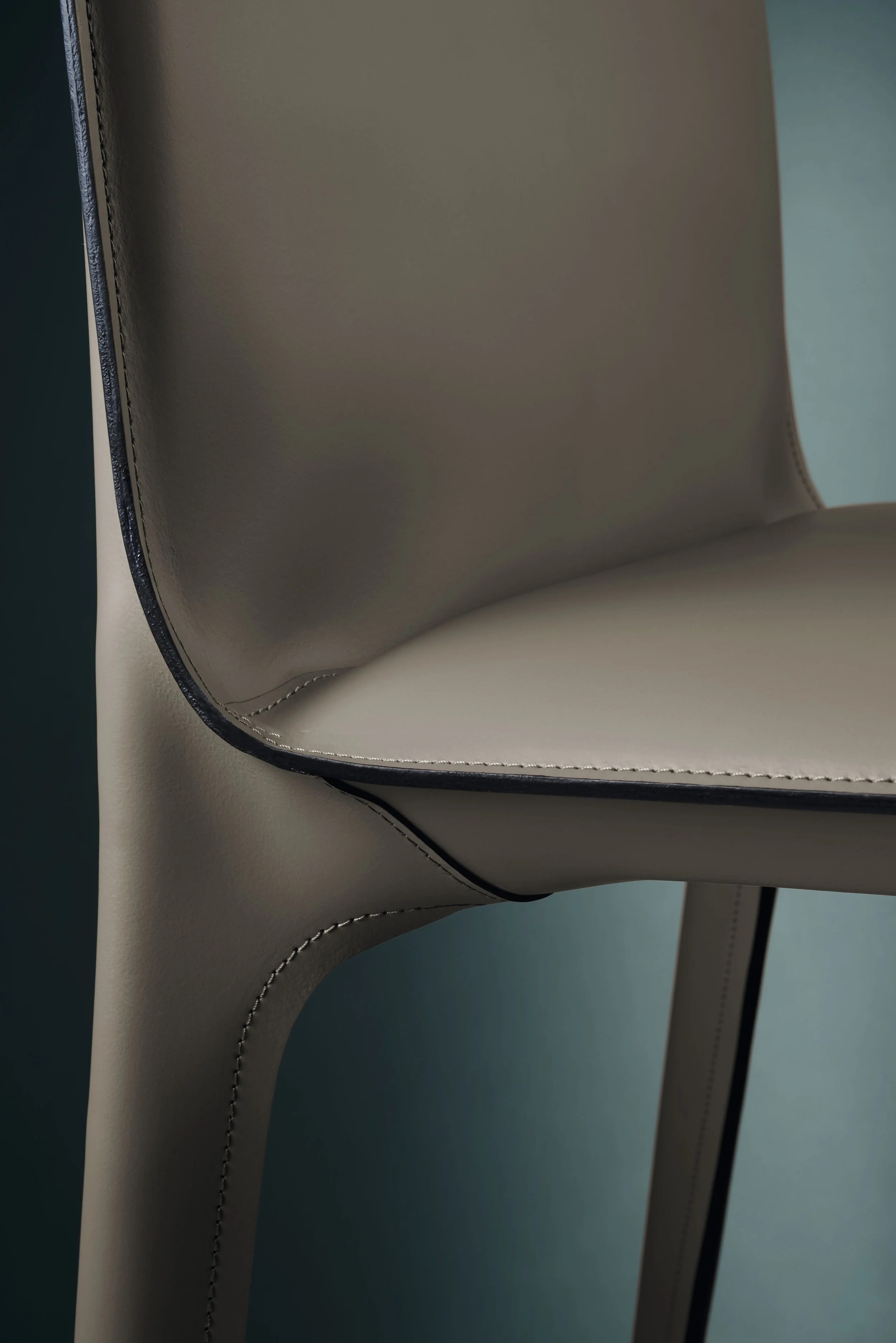 WK_Saddle_Chair_0017_H_939763d493.jpg
