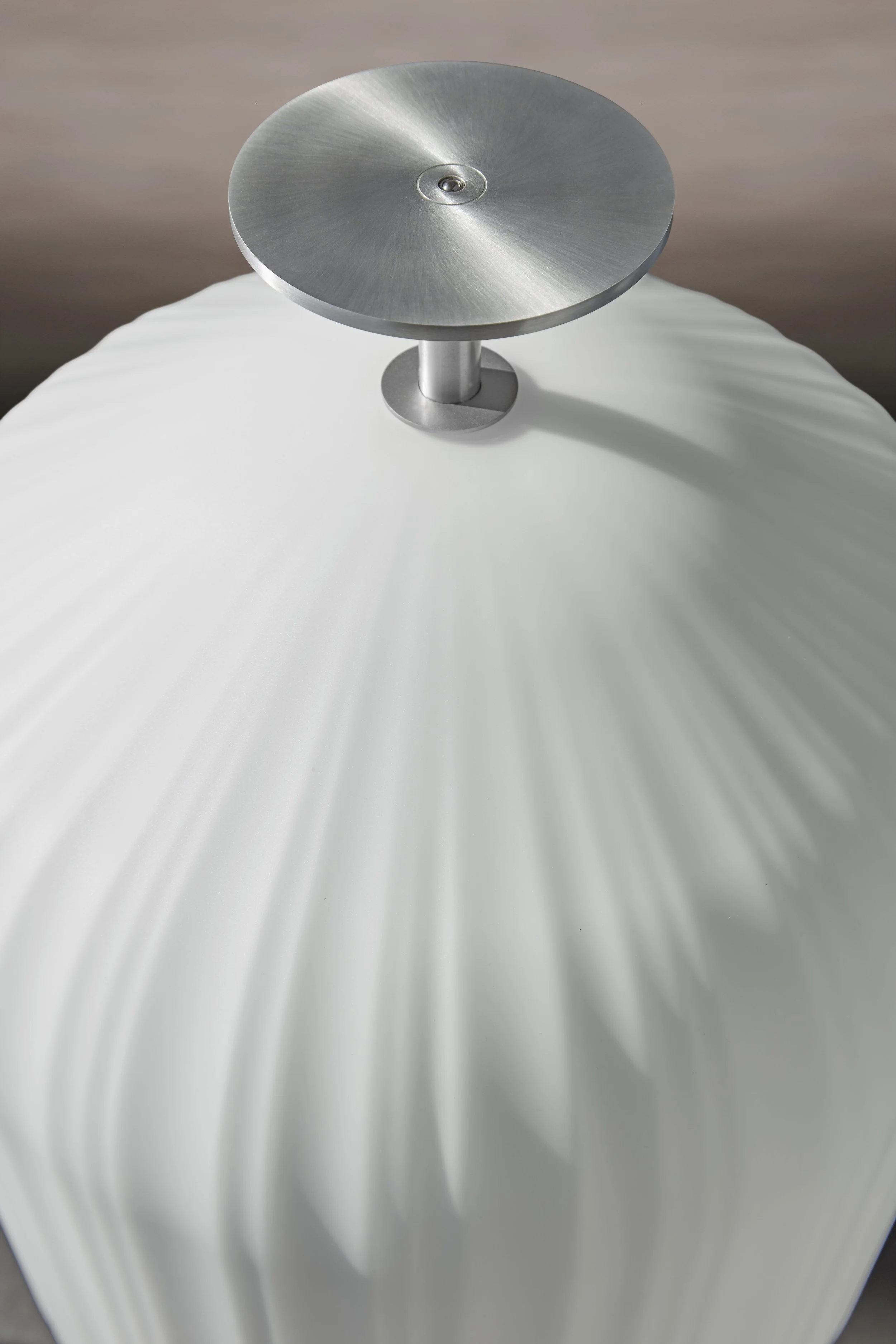 ClassiCon-plissee-floor-lamp-aluminium-detail-photo-von-eicken.jpeg