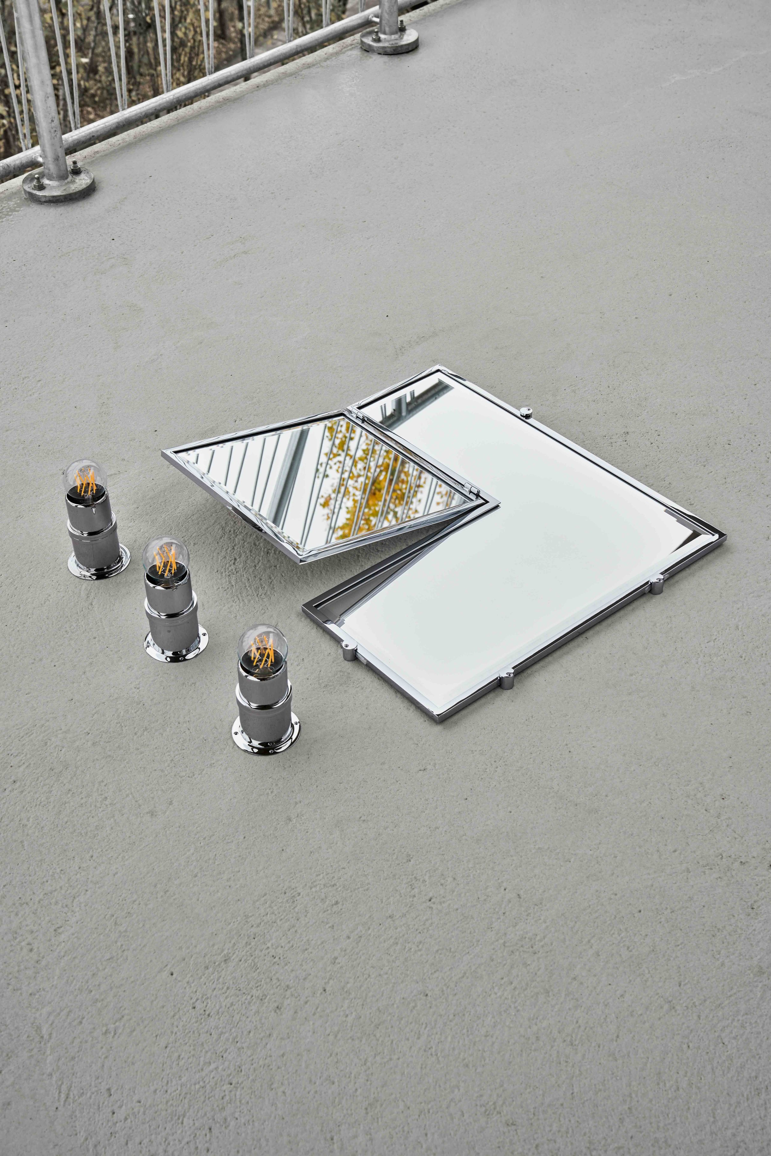 ClassiCon-pailla-wall-lamp-castellar-mirror-photo-hassos.jpeg