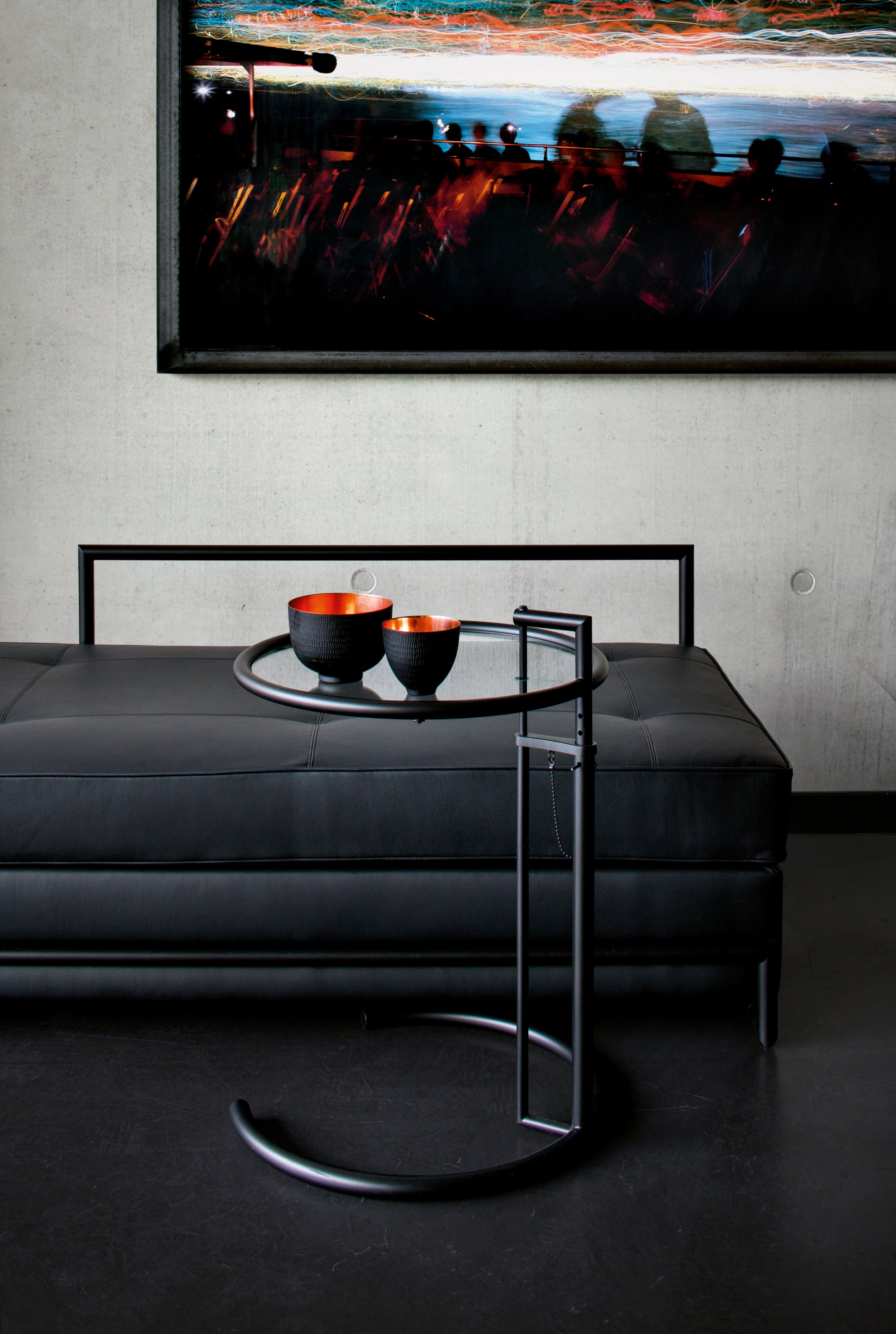 ClassiCon-day-bed-adjustable-table-e-1027-close-shot-photo-hassos.jpeg