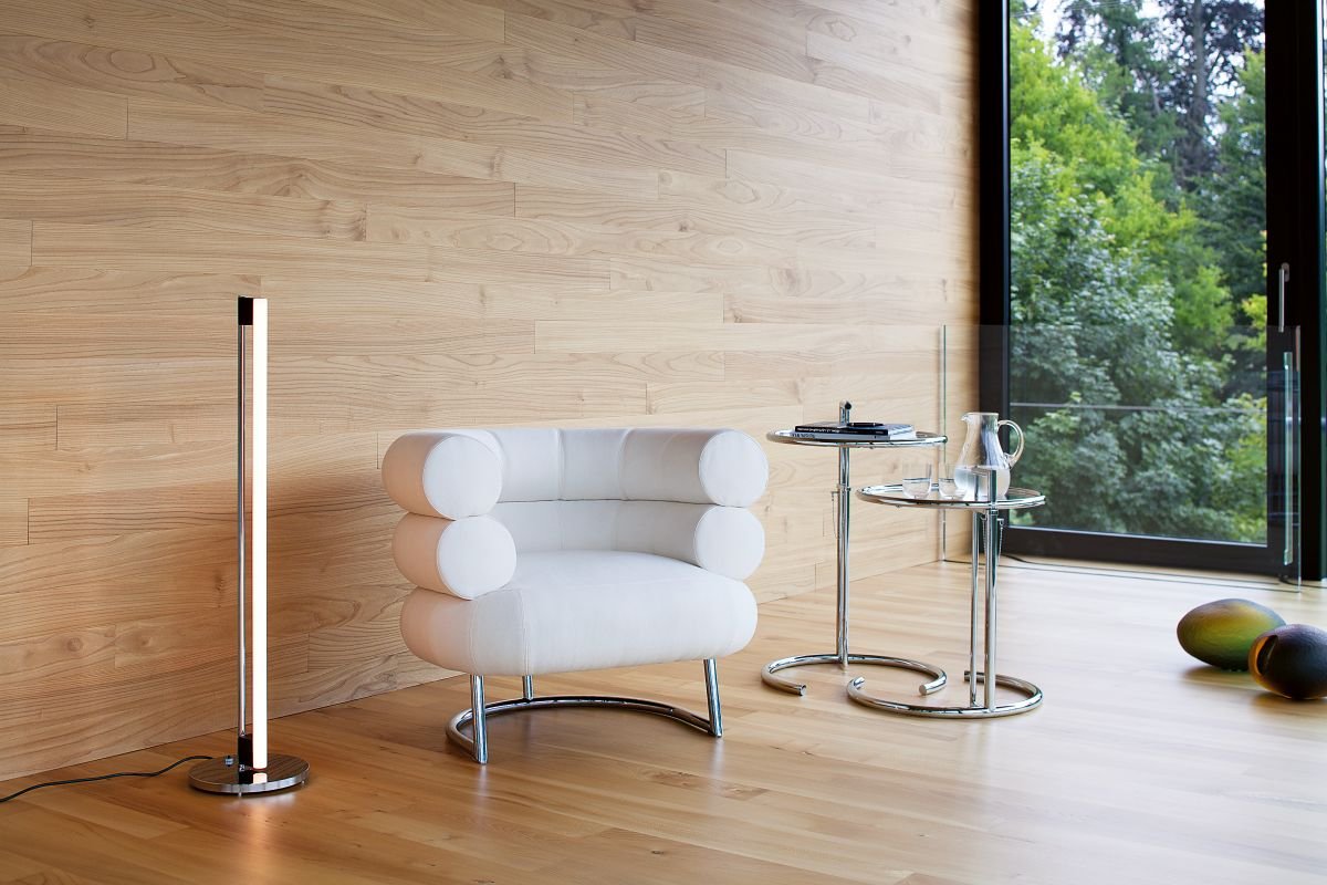 ClassiCon-tube-light-bibendum-armchair-adjustable-table-e-1027-photo-hassos.jpg