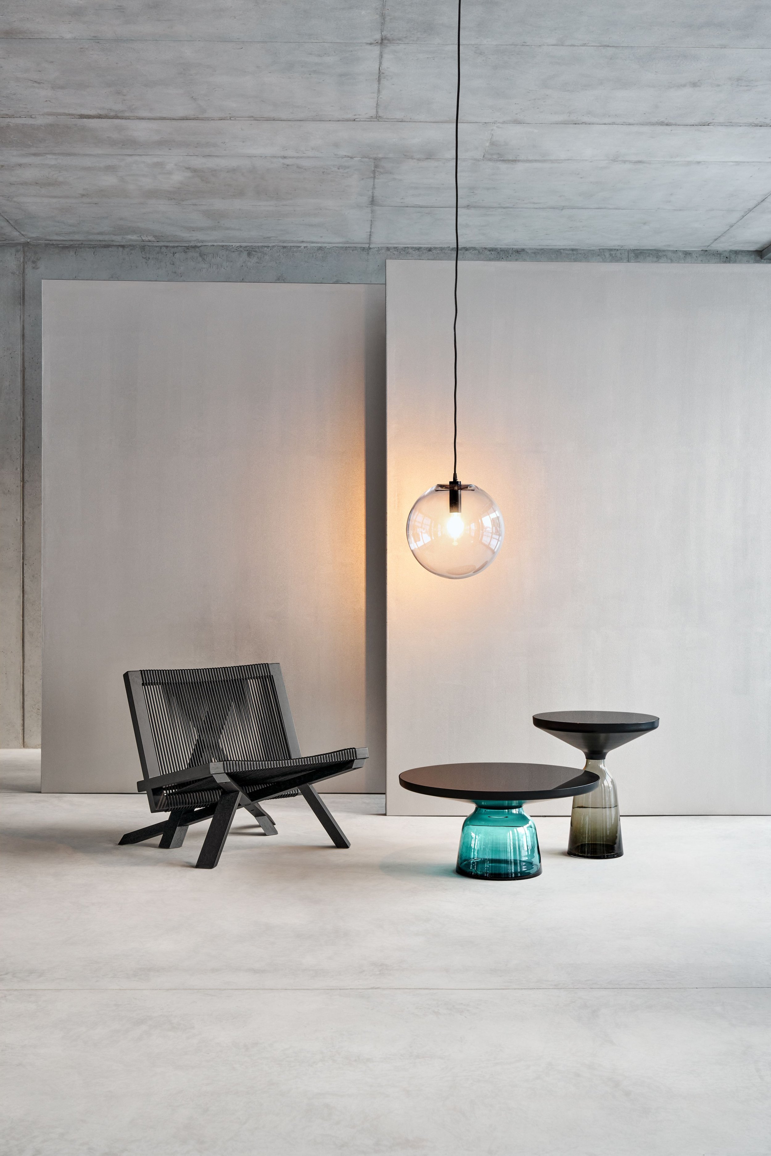 ClassiCon-volkshaus-lounge-chair-black-bell-table-selene-pendant-lamp-photo-hassos.jpg