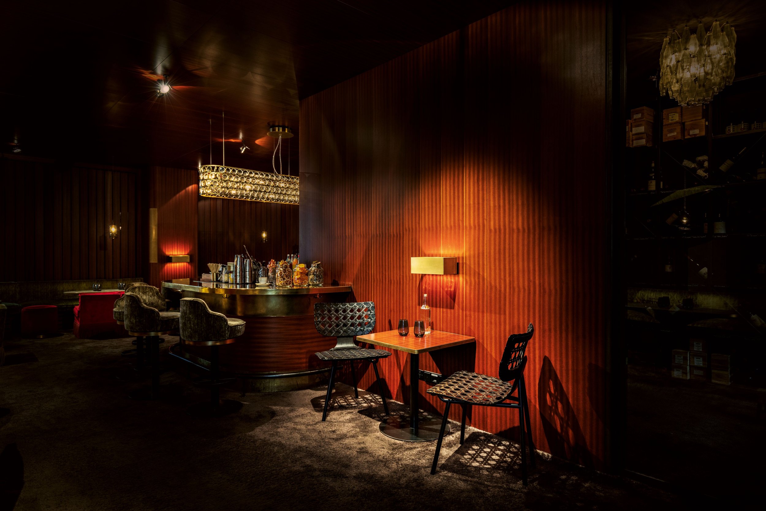 ClassiCon-aerias-chair-bar-hz-photo-hassos.jpg