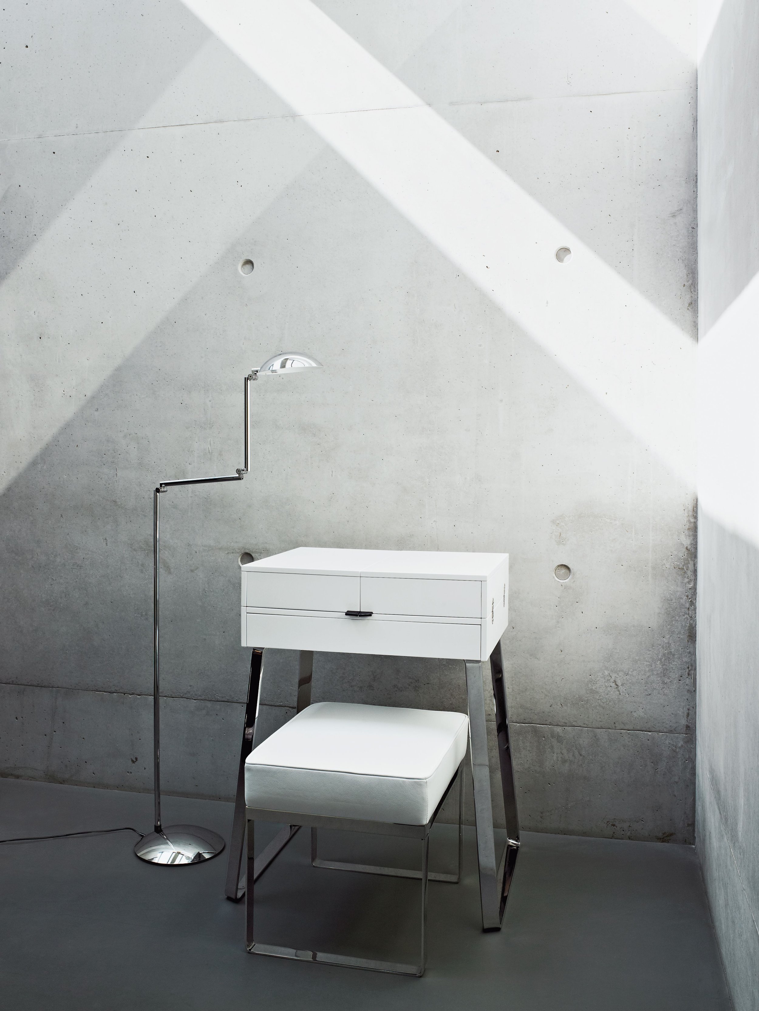 ClassiCon-orbis-floor-lamp-zelos-home-desk-banu-stool-photo-seelen.jpg