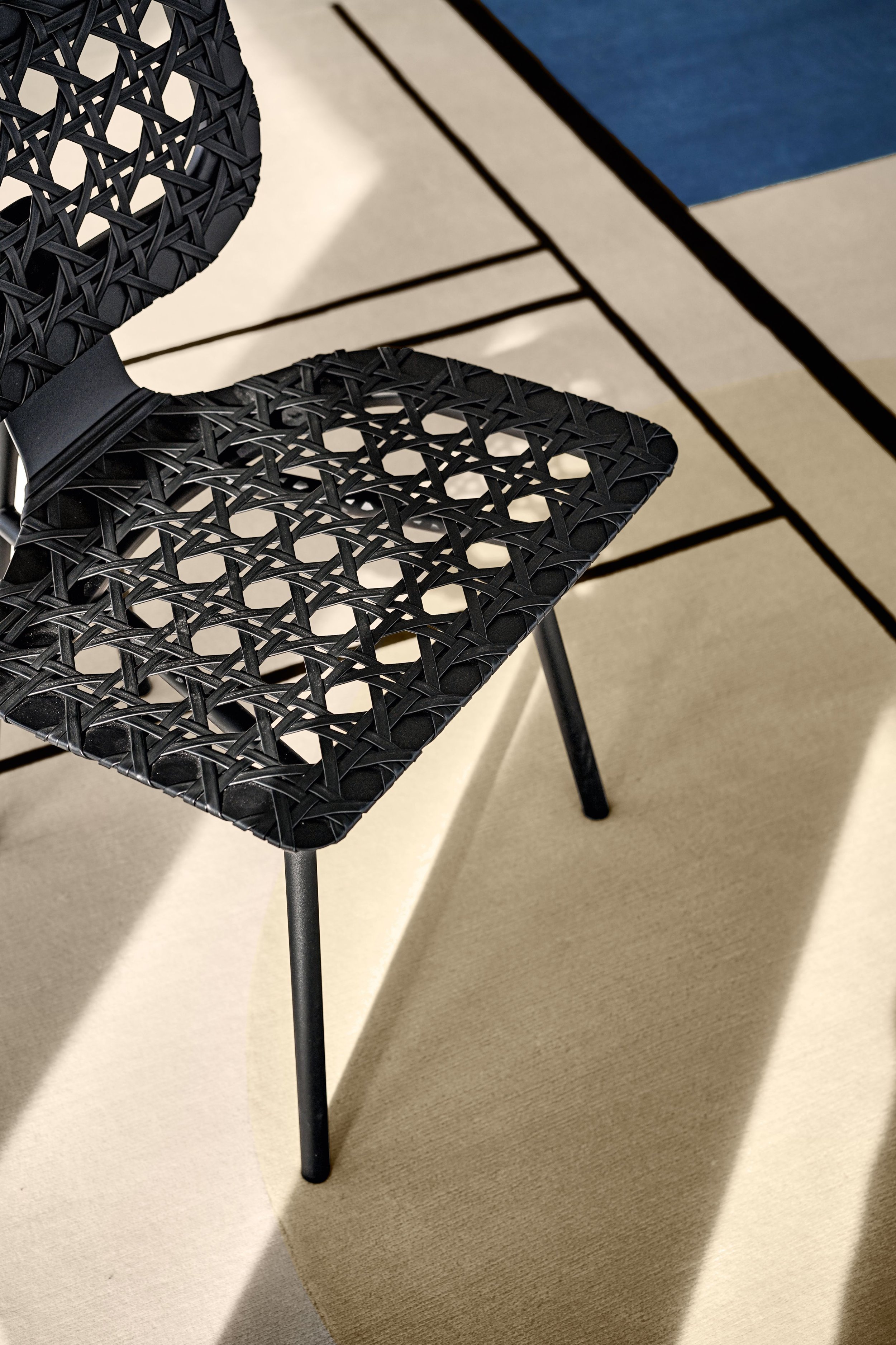 ClassiCon-aerias-chair-de-stijl-rug-photo-hassos.jpg