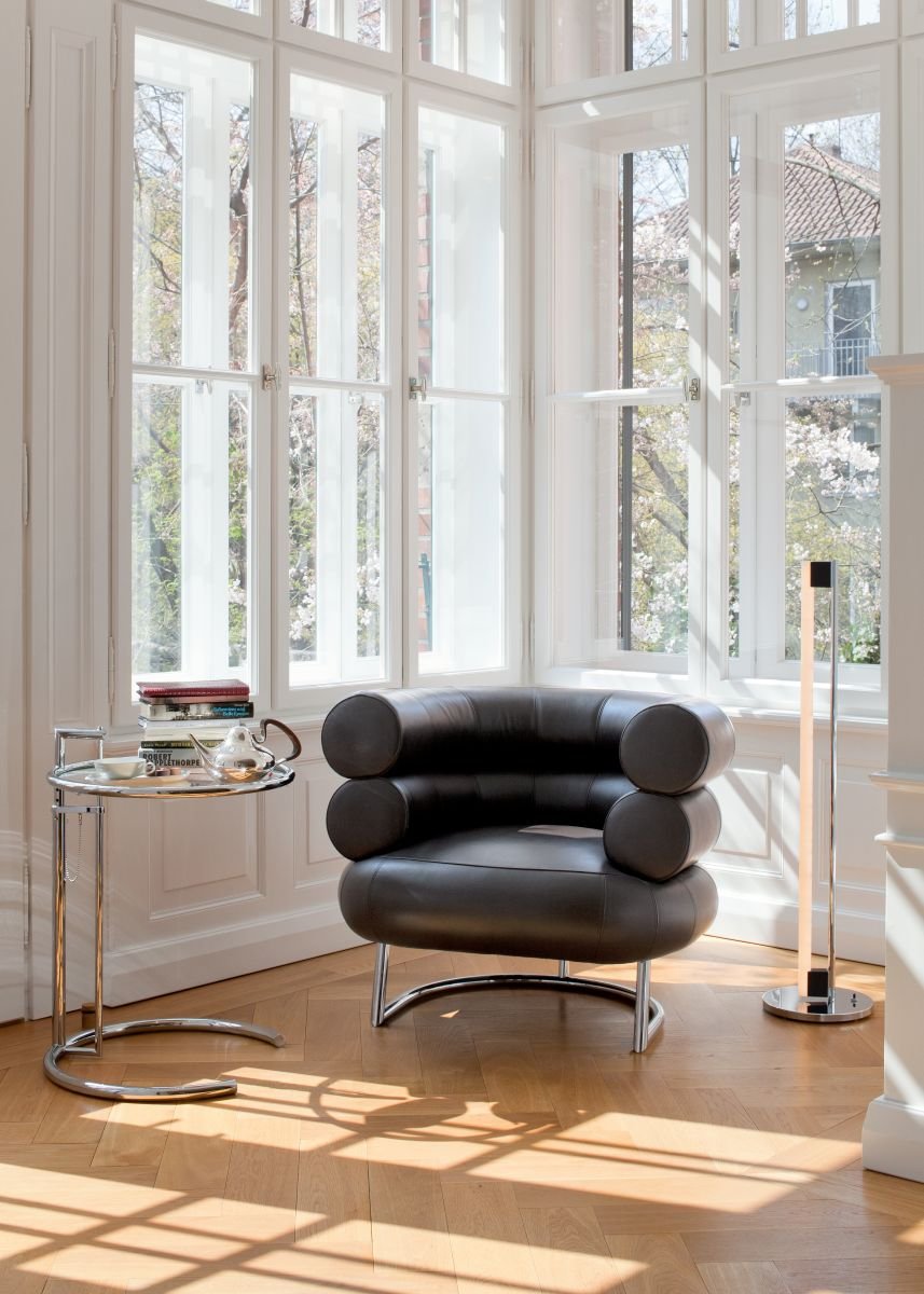 ClassiCon-adjustable-table-e-1027-bibendum-armchair-tube-light-photo-hassos.jpg