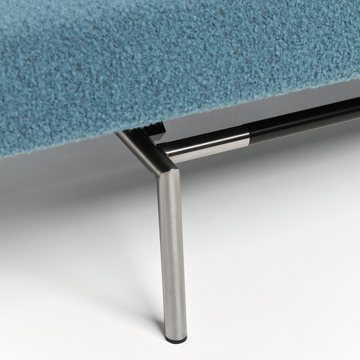 Detail-frame-BR-02-sofa-bed.jpg