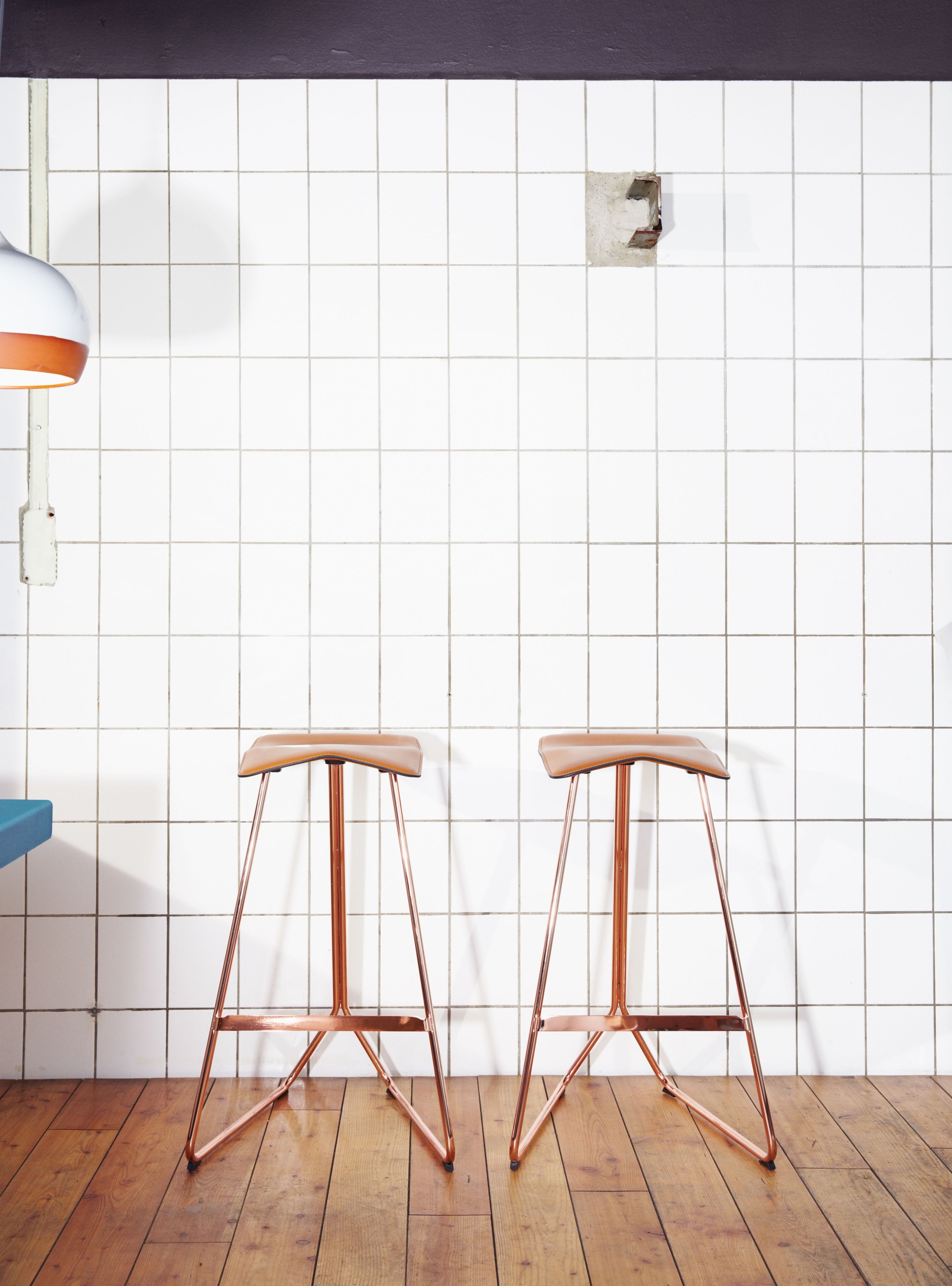 ClassiCon-triton-bar-stool-1-photo-gambarte.jpg