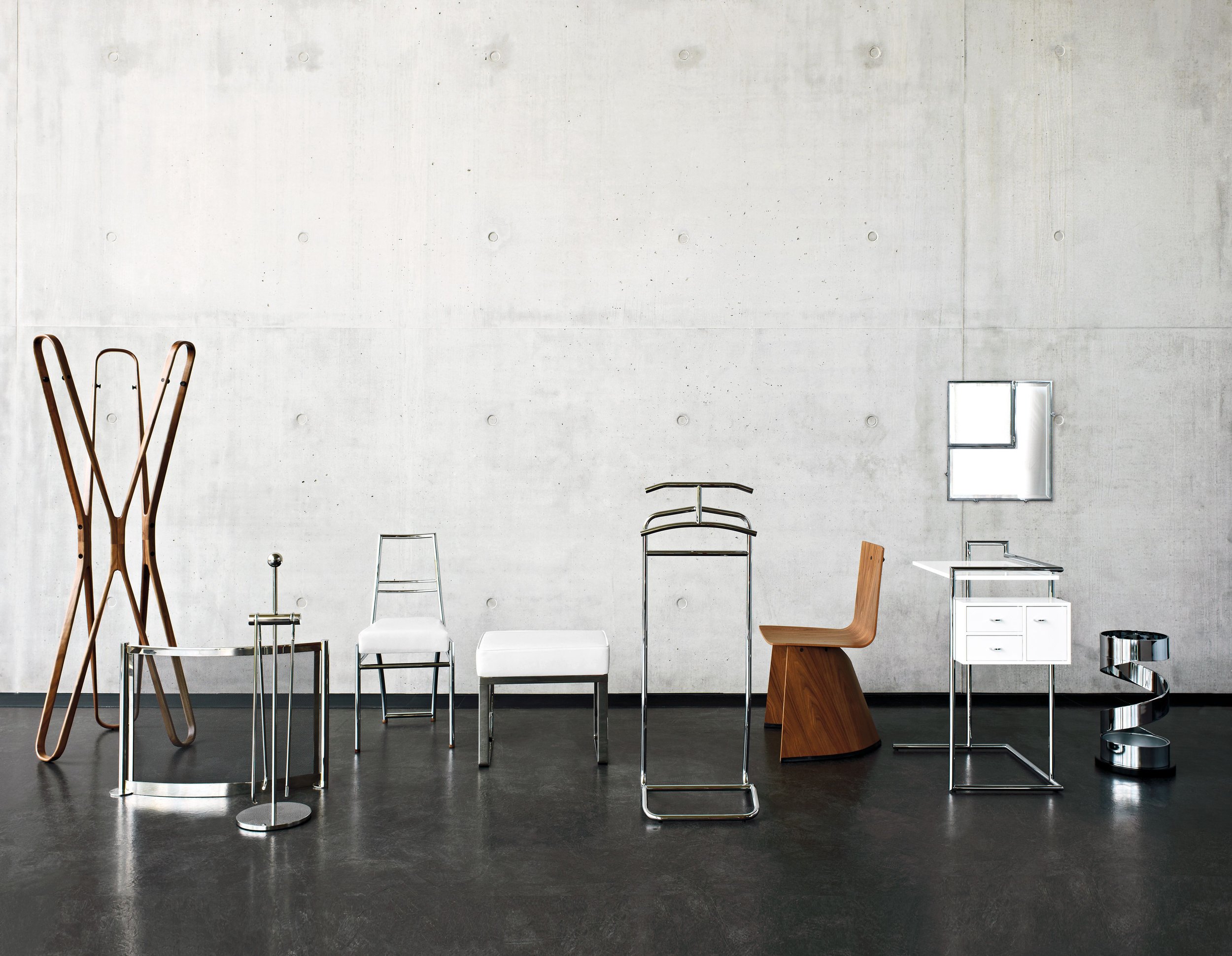 ClassiCon-saturn-coat-stand-aixia-chair-banu-stool-mandu-valet-stand-venus-chair-castellar-mirror-petite-coiffeuse-usha-umbrella-stand-photo-seelen.jpg