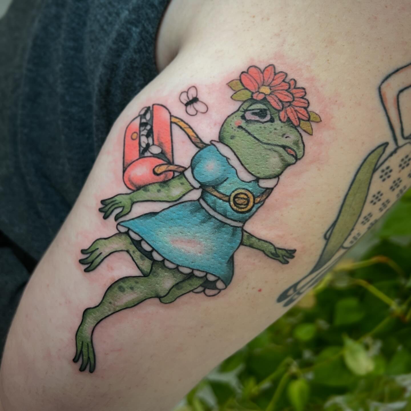 Little frog lady - thank you Pauline! 
&bull;
&bull;
#chicago #chicagotattooartist #chicagoartist #chicagotattoos #illinoistattooartist  #chicagotattoo #frogtattoo #pinuptattoo