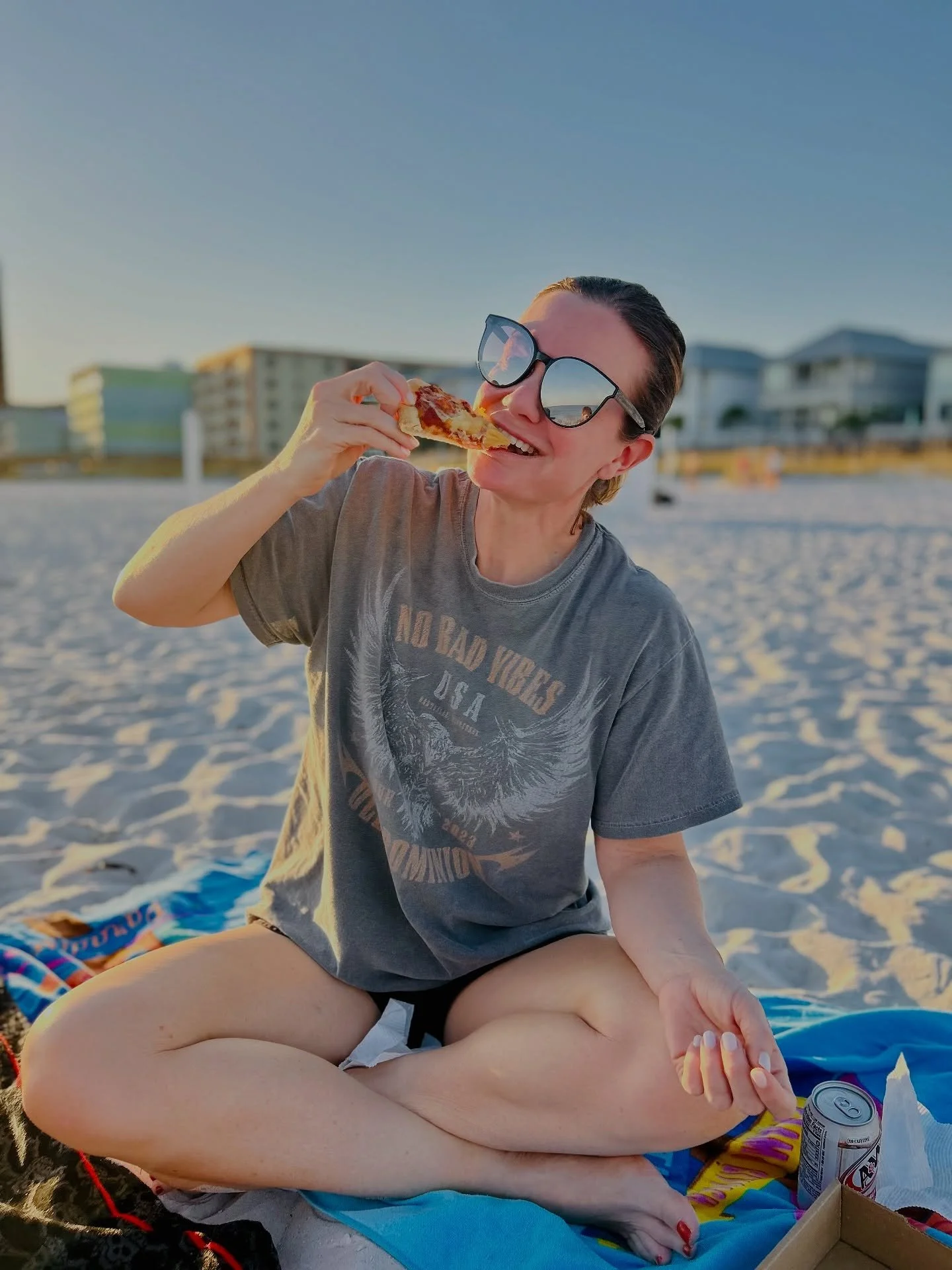 10/10 recommend Orange Beach, Alabama for a fall break getaway! 🍕🌅🐬⚓️
About an 8-hour drive, and so worth it. Highlights?
– Pizza picnic on the beach at sunset 🍕
– Spotted dolphins in the ocean 🐬
– Sunset pirate cruise advent