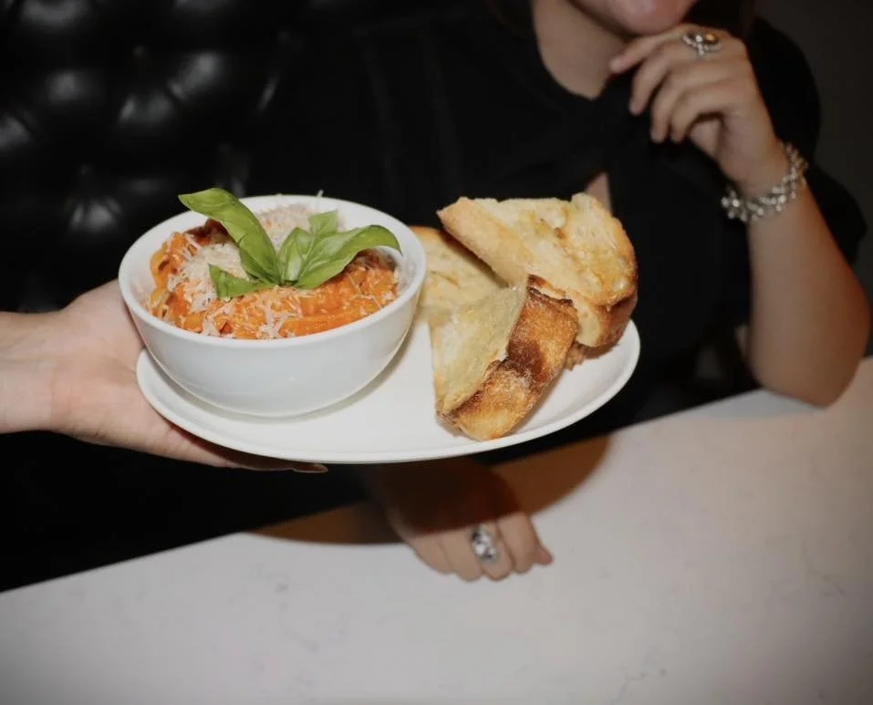 Keep warm in this snowy weather with our vodka fettuccine; fresh pasta in a rich homemade chorizo vodka sauce, topped with shaved Parmesan and fresh basil. Served with toasted bread, the perfect meal to satisfy you in this cold❄️

Winter menu drops t