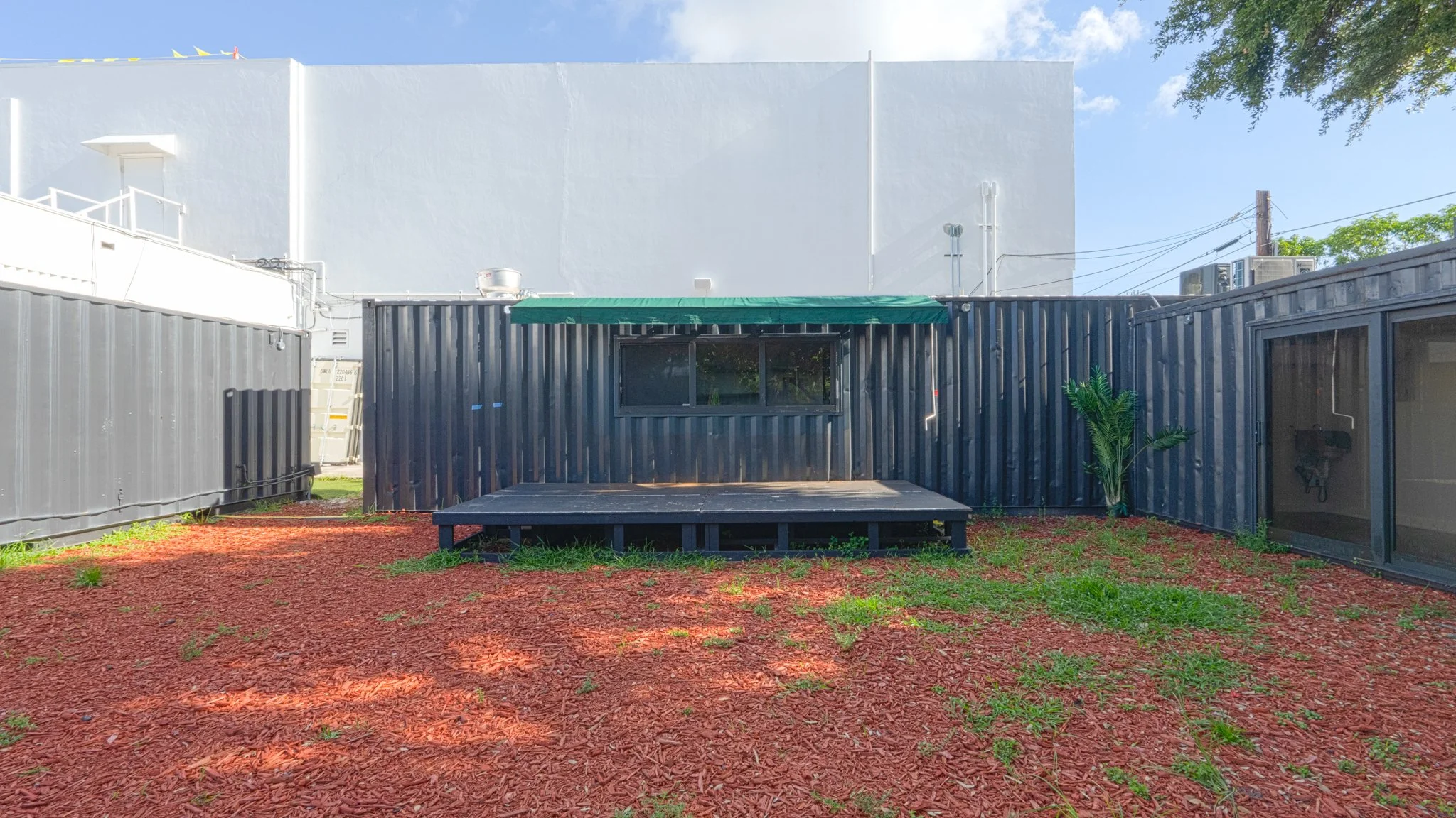 Exterior-13.jpg