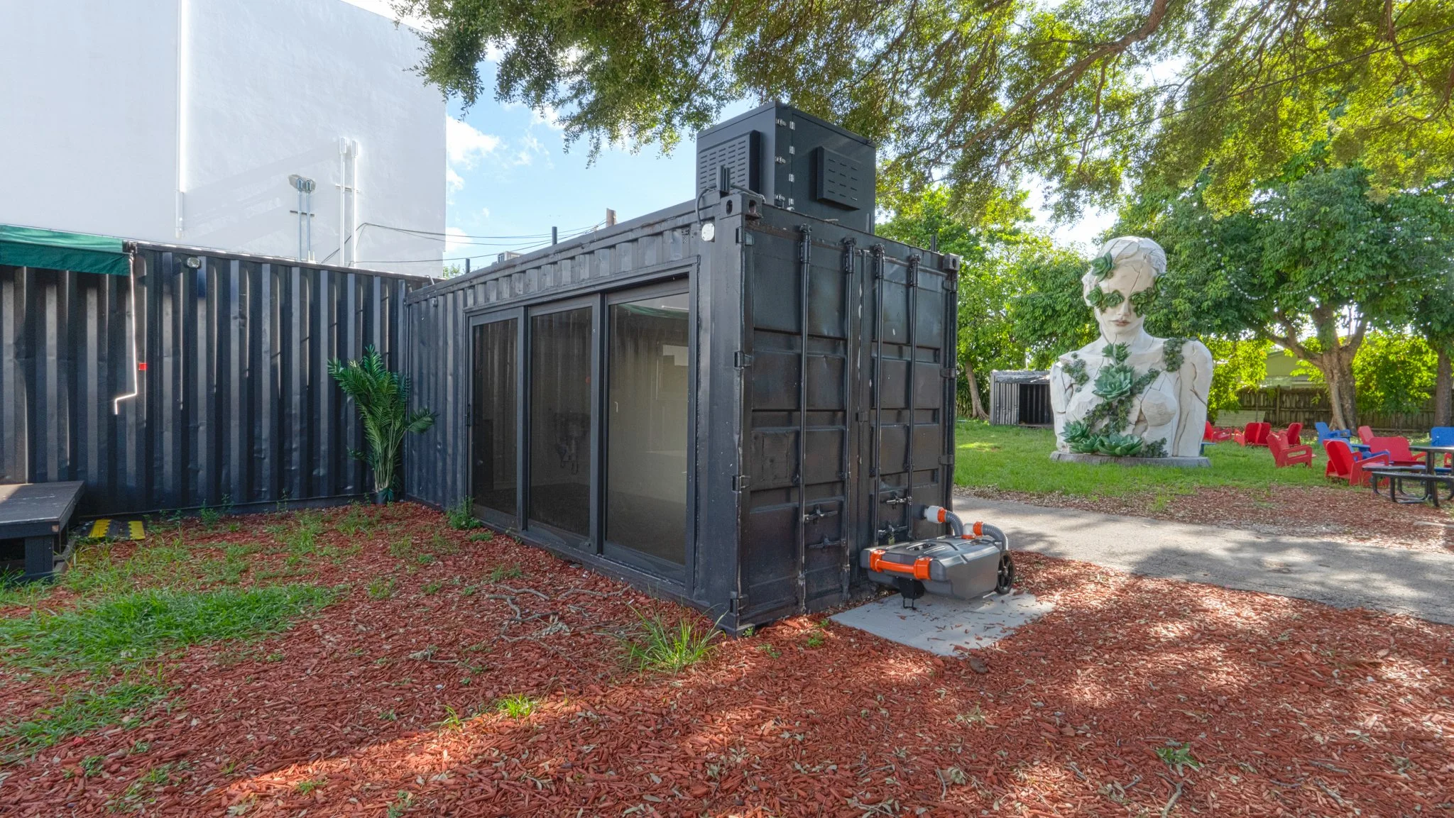 Exterior-01.jpg