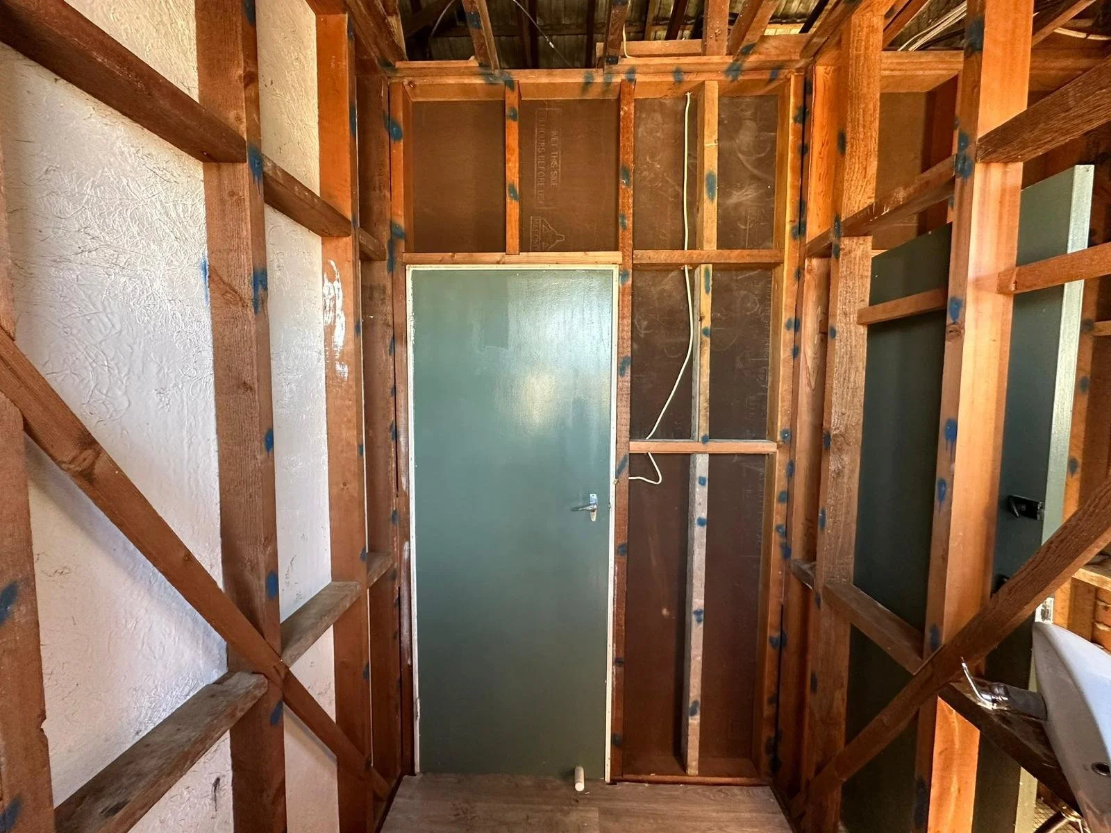 Oranssi project: studio shed