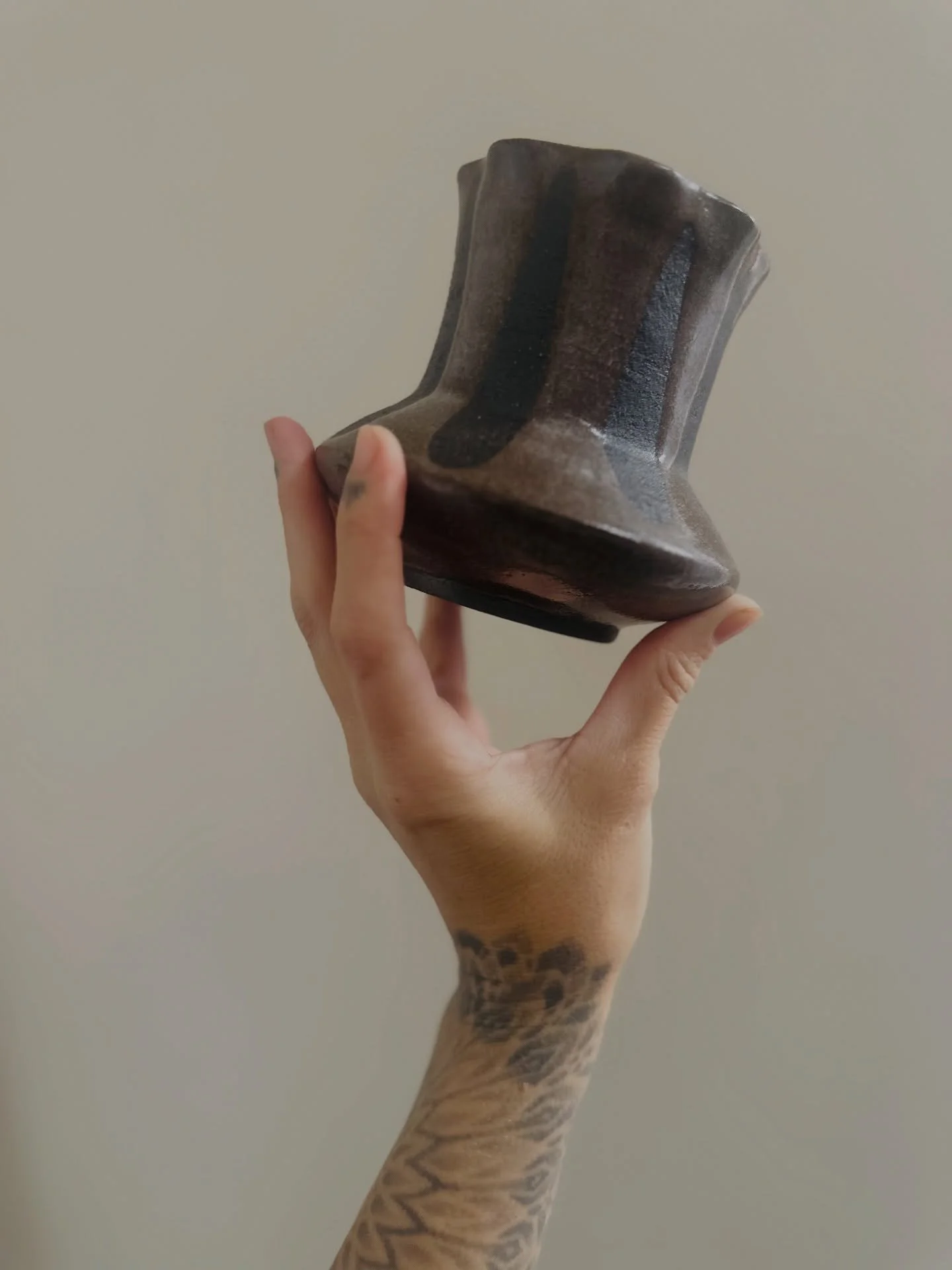 This pretty lil&rsquo; vase/vessel will be available at my drop and my shop on Mon 12/15! Black clay and clear crackle glaze. 🏺✨
.
.
.
#pottery #potter #ceramics #ceramicarts #ceramicartist #stoneware #functionalart #handbuilt #clay #kilnit #sonomac