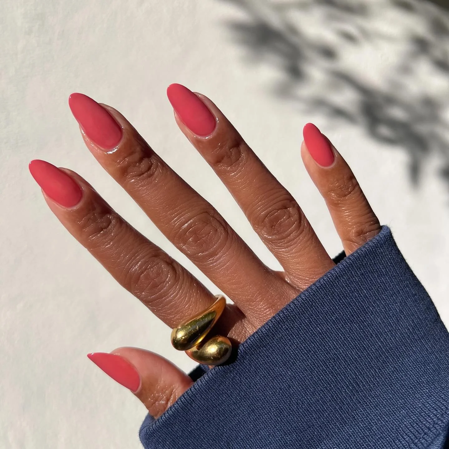 I know, I know&hellip;it took me long enough. I&rsquo;ve been booked and busy but I finally had a moment to paint the last color in the @oliveandjune bonus fall launch. And it&rsquo;s a pretty one! Here&rsquo;s BOYSENBERRY GLASS, a sheer berry jelly.