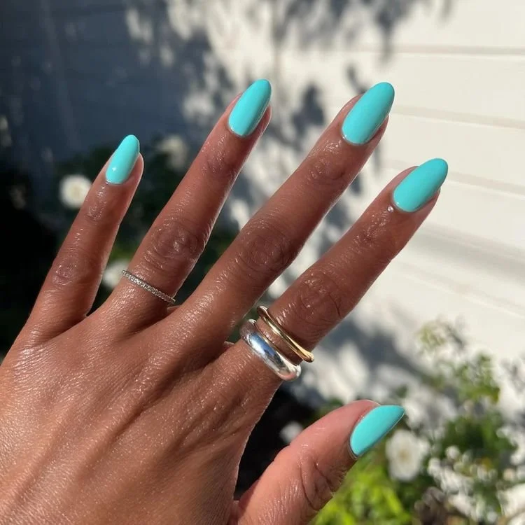 Millennial-Turquoise-Nails-InStyle-Summer-Nail-Trends-a3bf2d038f9044b7b4164248051da33d.jpg