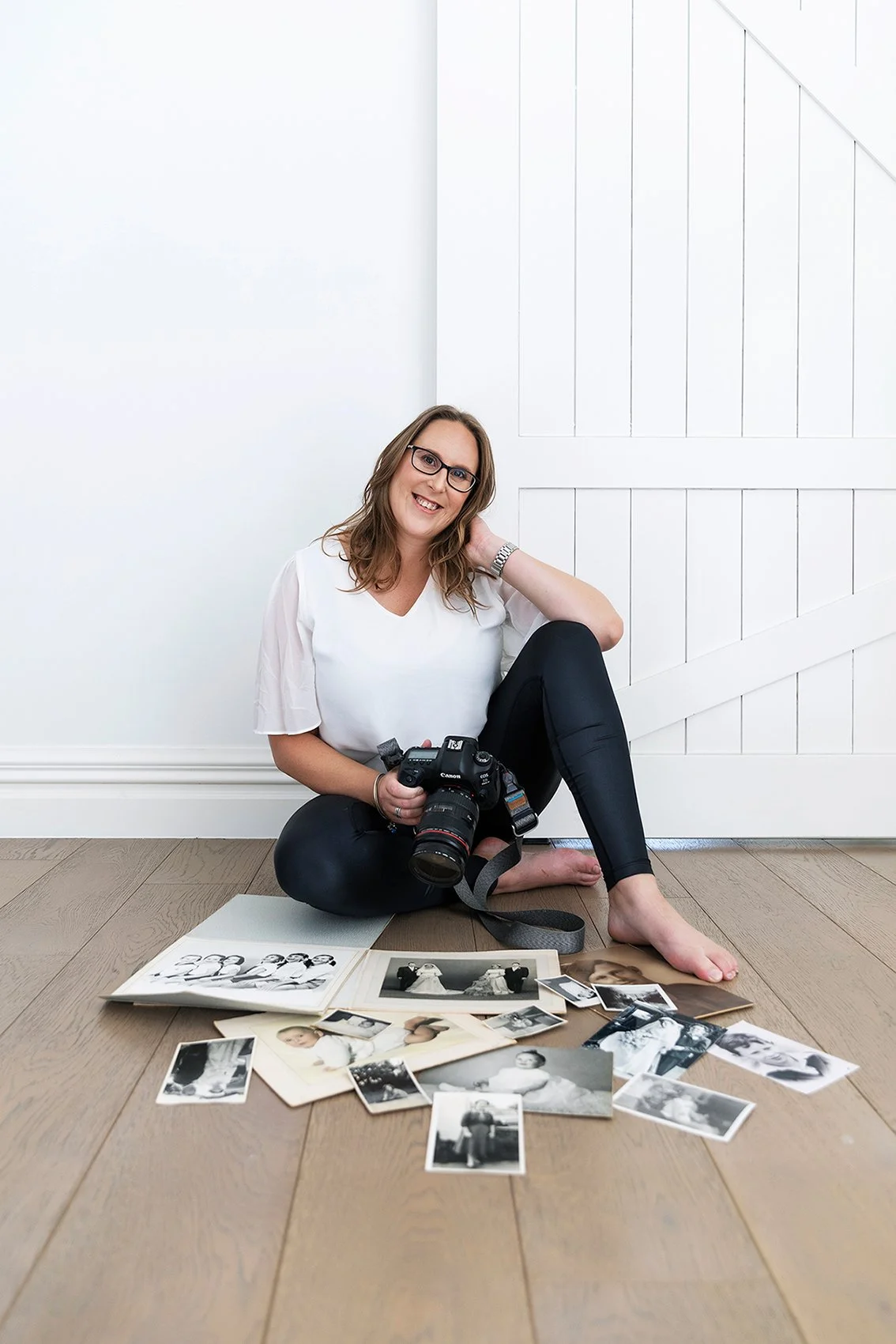 How this photographer helps people forget their nerves for gorgeous photos to treasure!