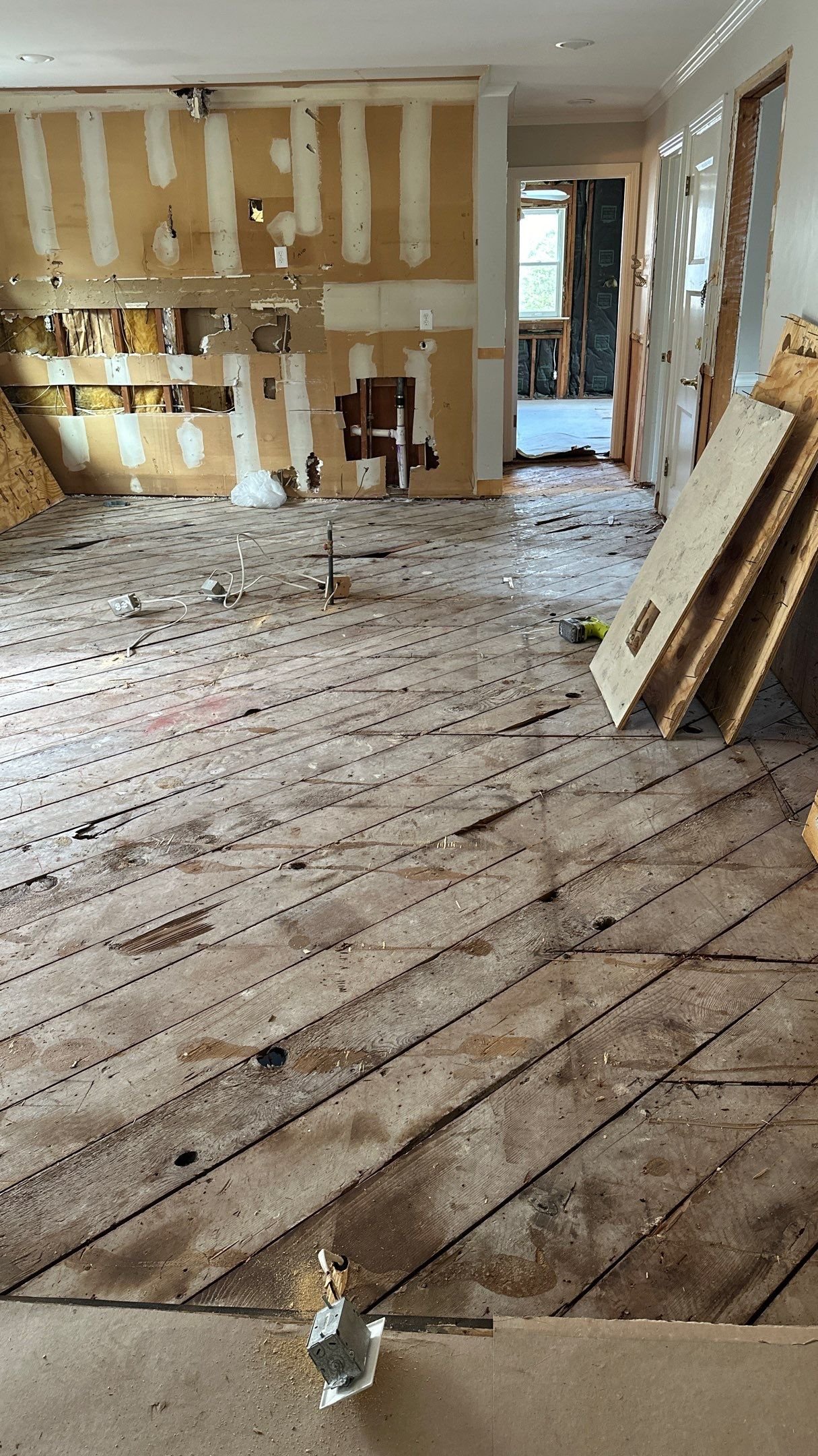 What Homeowners Should Know Before Demolishing A House