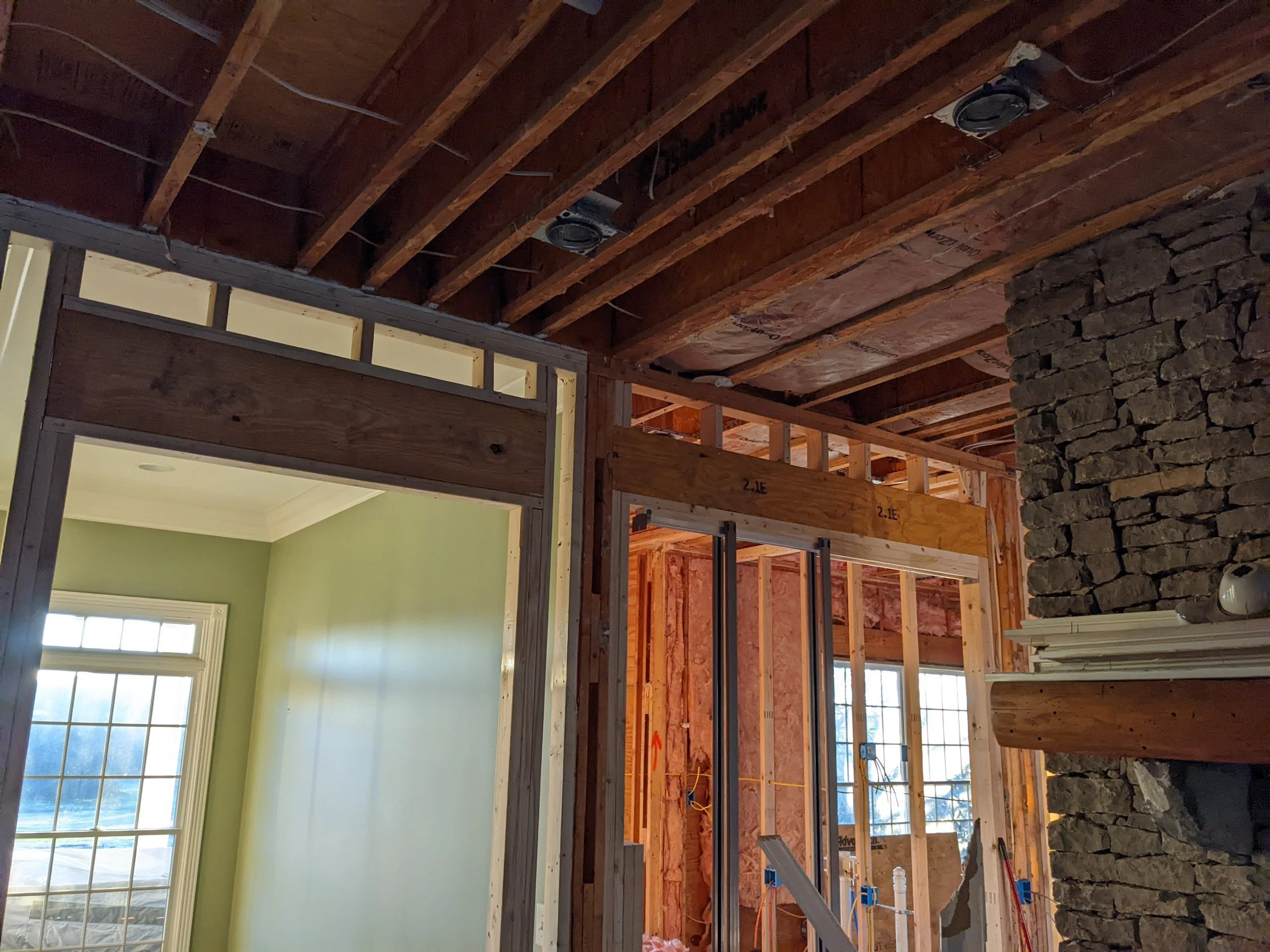 Taking all the screws from the drywall can be a challenge for some companies. We make sure to take all the screws off!