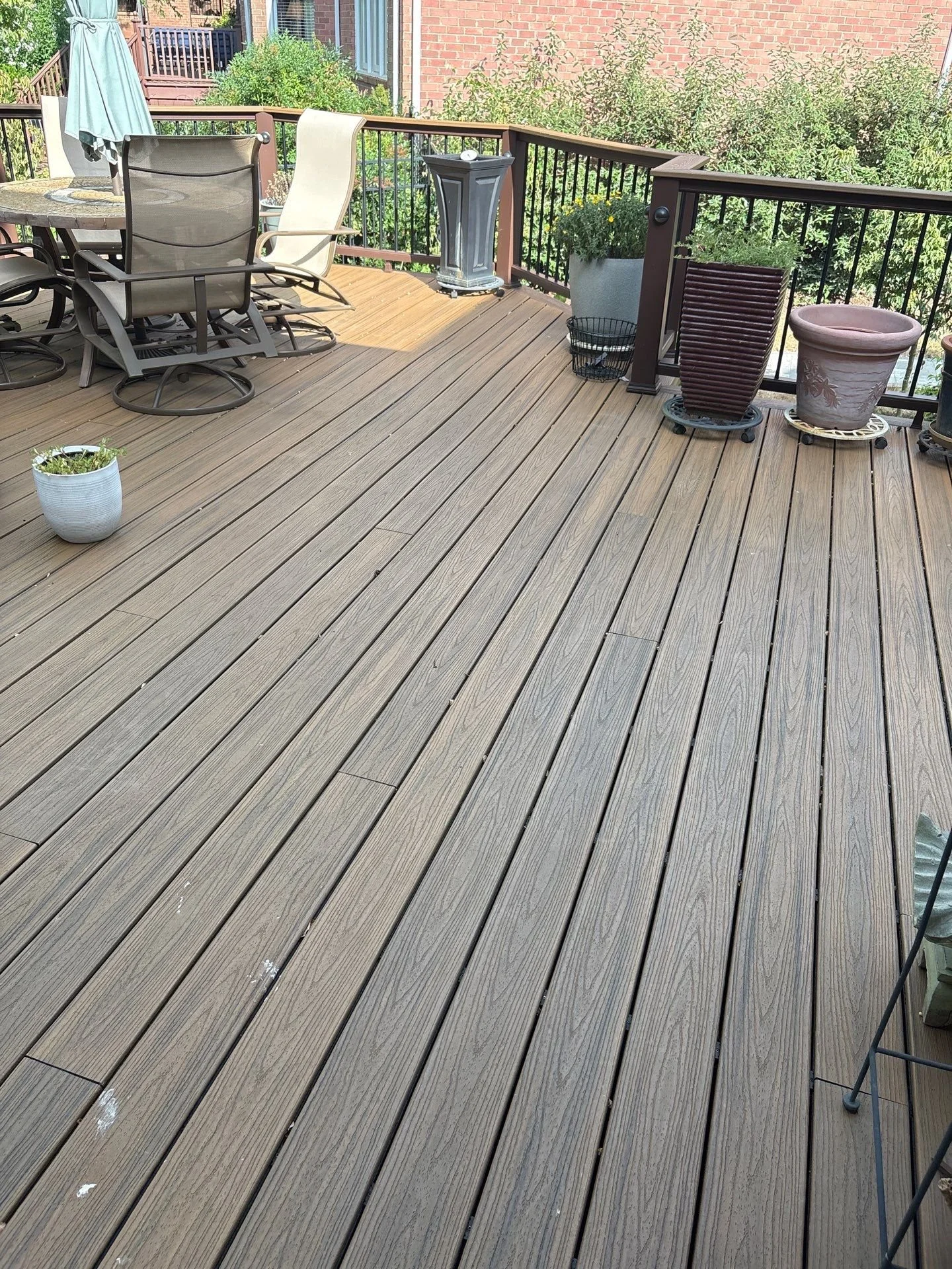 An earth-toned composite deck in Tennessee
