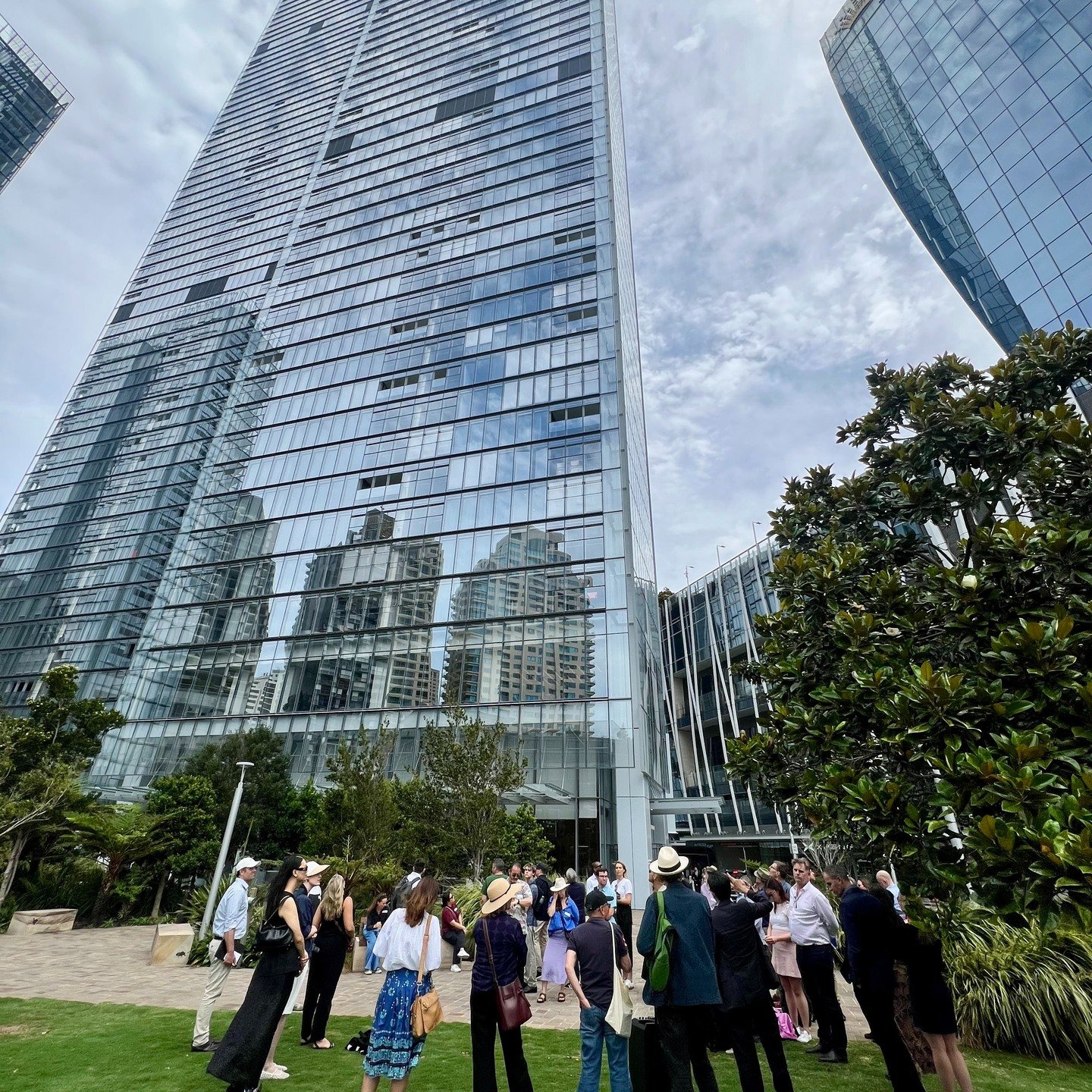 C R A D L E I N S P O

The Committee for Sydney Walking Tour was an inspiring afternoon of listening, learning and exploring, an opportunity to stand in awe of what&rsquo;s been realised at Barangaroo in such a short period of time.

Lendlease, instr