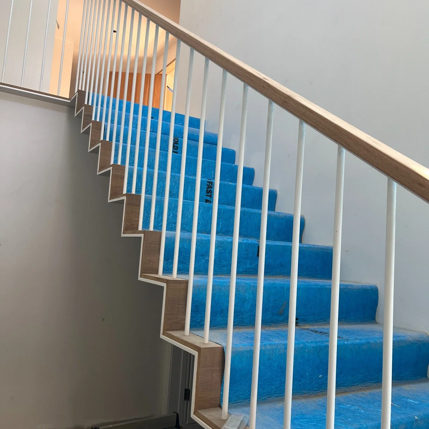 R E S I D E N T I A L

Another sneak-peek into, our soon to be finished, Balgowlah Heights project..

A staircase is more than just a way to move between floors; it&rsquo;s a defining feature of a home&rsquo;s character. Beautiful, minimal stair desi