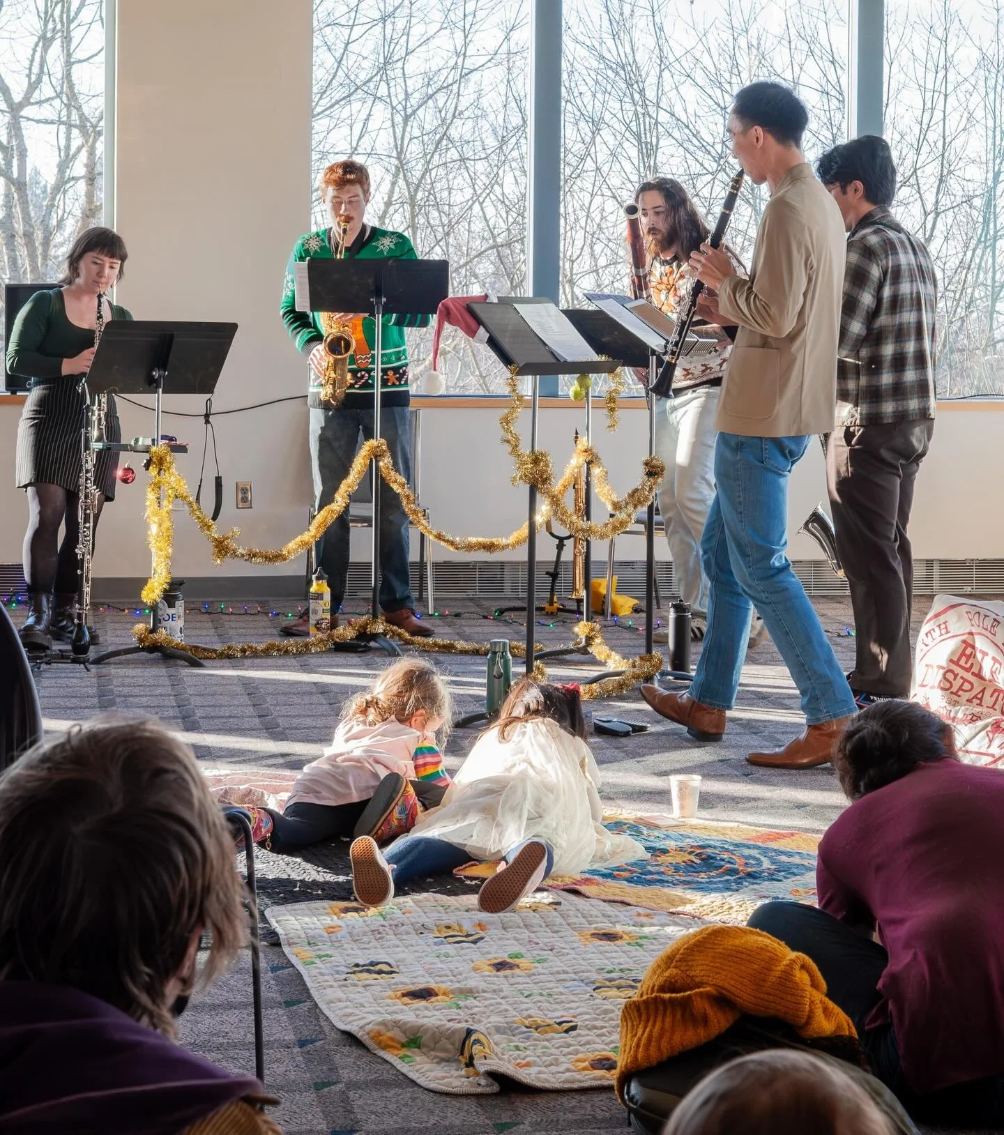 nonesuch.holiday cheer!! 🎄✨
We had such a wonderful time performing Robert Lassila&rsquo;s collection of holiday tunes for our community here in Eugene. We&rsquo;re incredibly grateful to be in a position to offer free concerts for local families&md