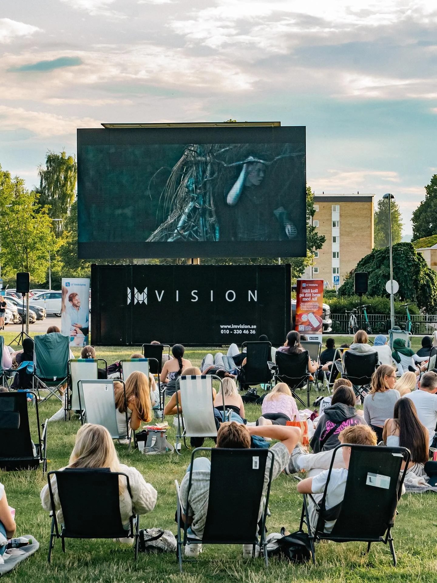 This week we attended the outdoor cinema event in J&ouml;nk&ouml;ping organised by @unfjkpg @rosavillanjkpg ! With amazing weather and a good movie it was a great night 🍿
.
.
.
.
#j&ouml;nk&ouml;ping #jkpgcity #jkpg #unf #rosavillan #swedishsummer #