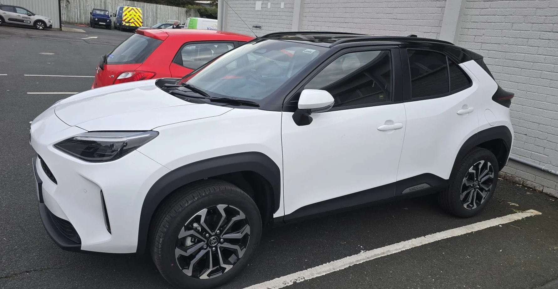 ⭐Black Roof & Cant Rails for Charles Hurst Toyota Dundonald⭐
💬 Contact us for a quote or a chat
📧 sales@vinylcutts.com
☎️ 02890 025787