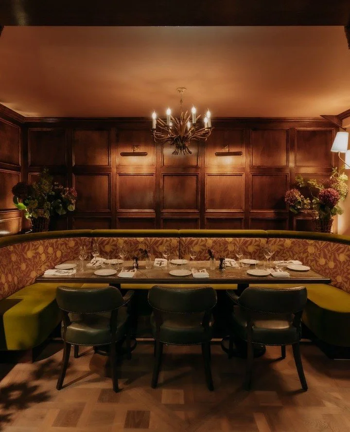 For birthdays, family feasts or business done the farmhouse way. Our private dining room offers intimacy, flavour and a touch of British tradition. Find more information on our site.