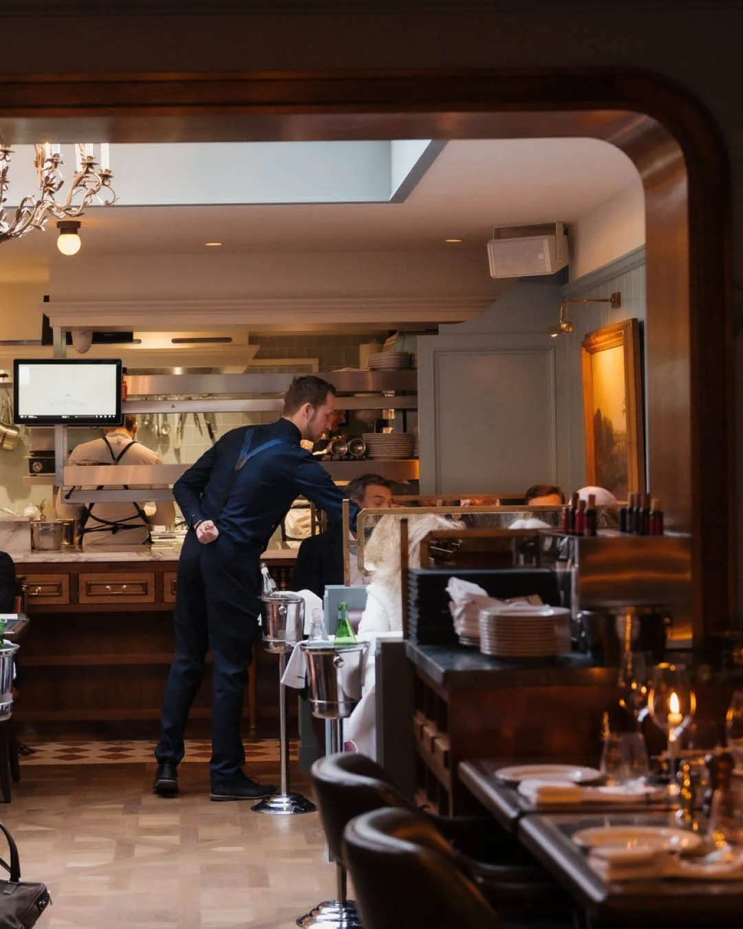 Not just for evenings: Williams is open for lunch from Tuesday to Sunday, from relaxed weekend afternoons to focused weekday meetings. Our business lunch in the heart of Amsterdam is fast, refined and quietly private, ideal for client appointments th
